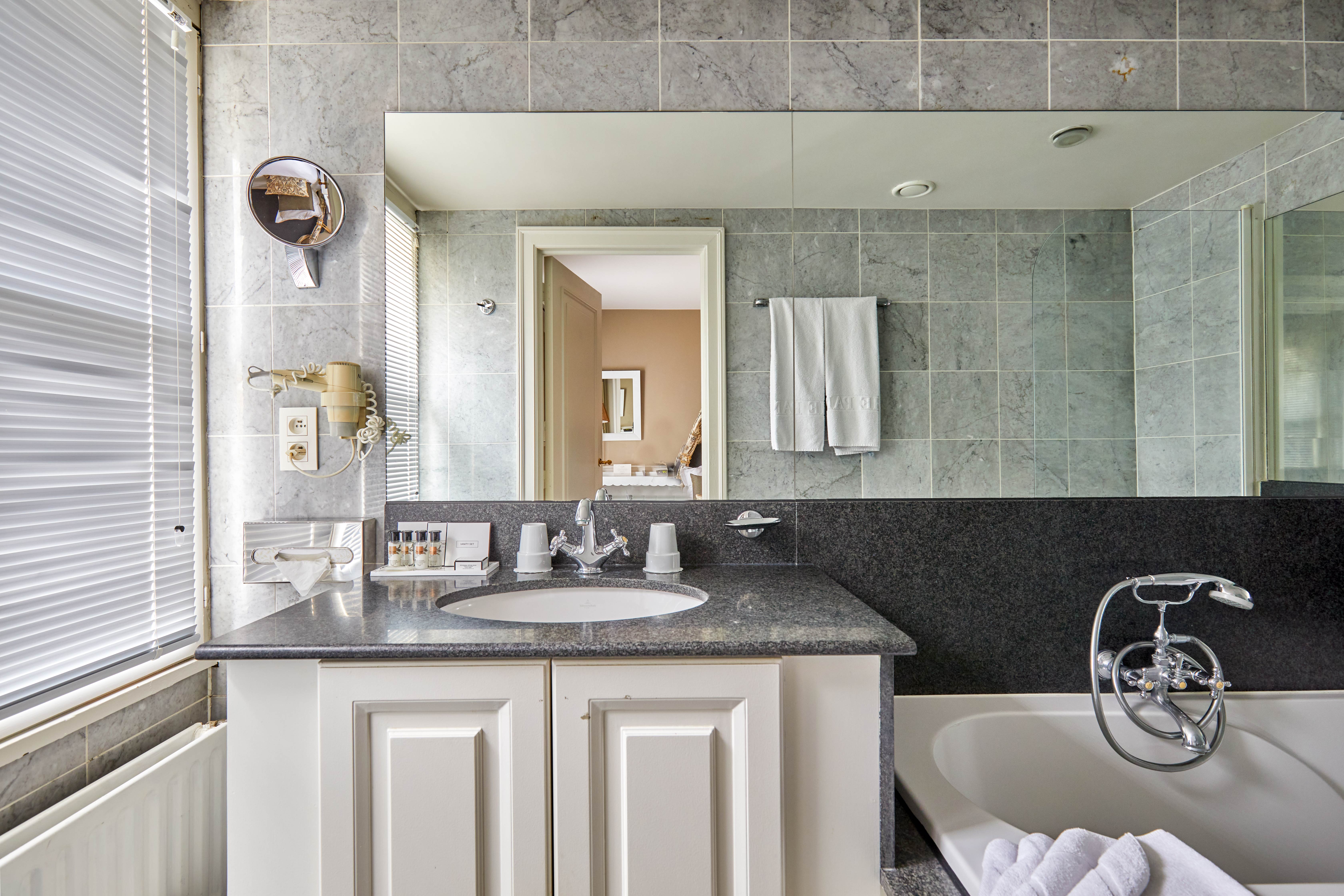 Double or Twin Standard