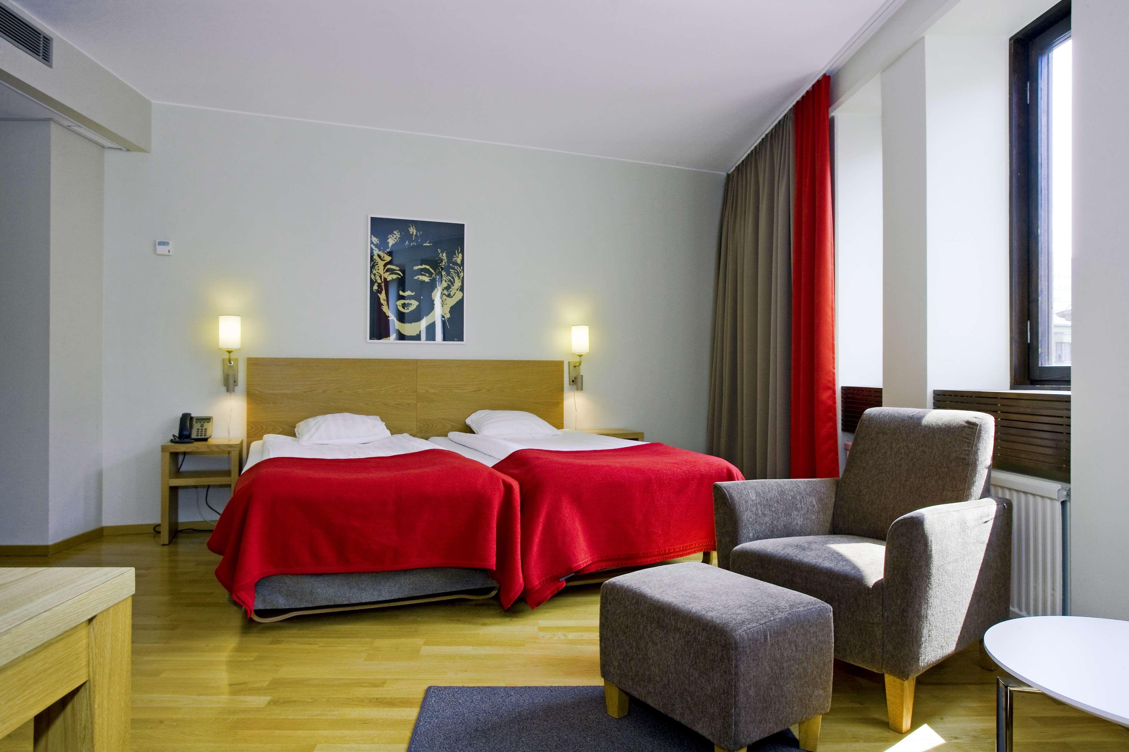 Twin with Kitchenette