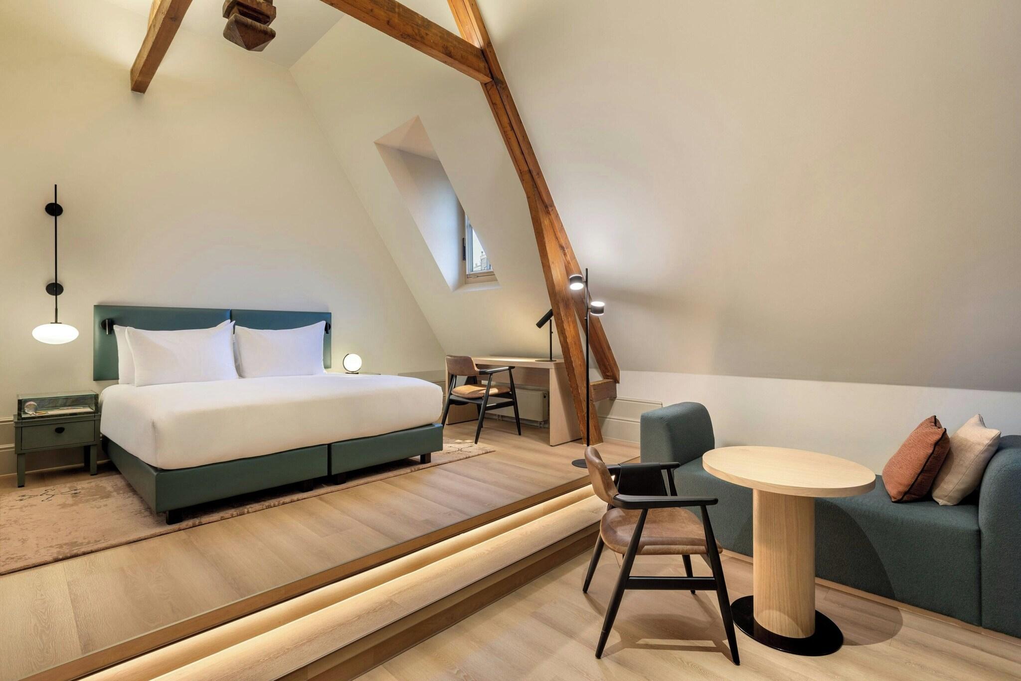 Junior Suite King Size Bed