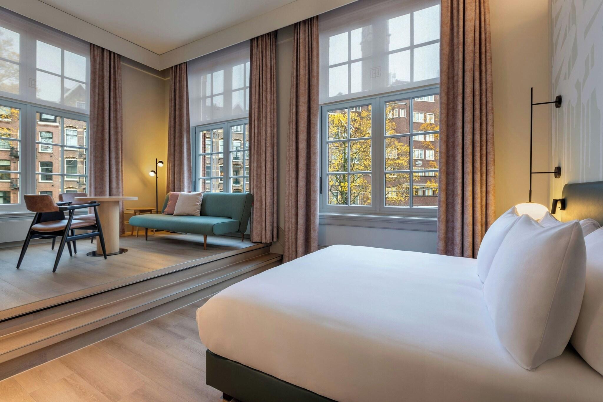 Junior Suite King Size Bed