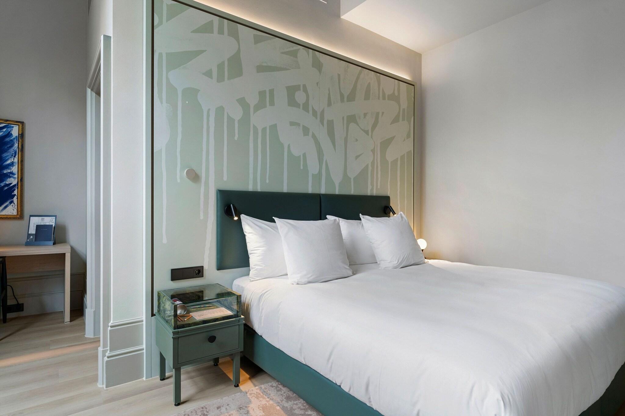 Double Superior Queen Bed