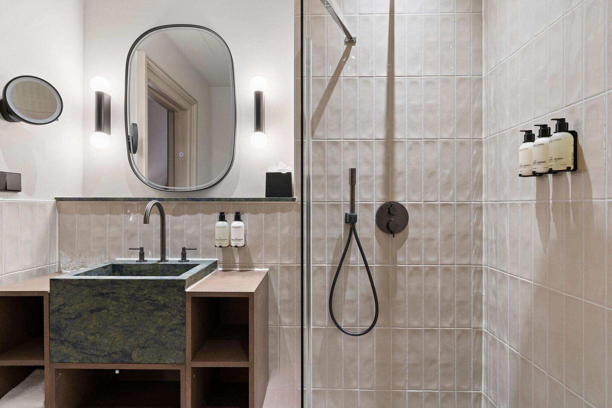 Double Superior Queen Bed