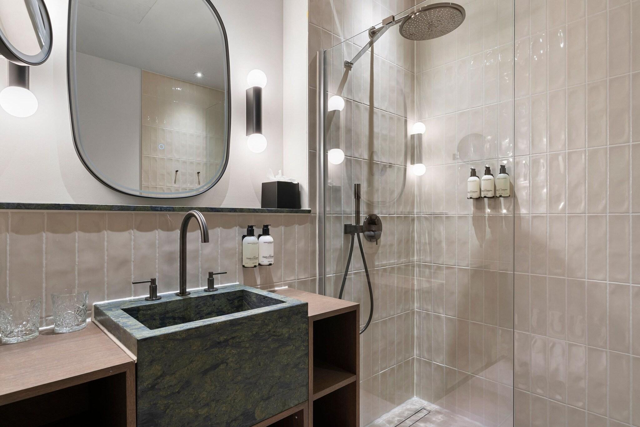 Double Superior Queen Bed