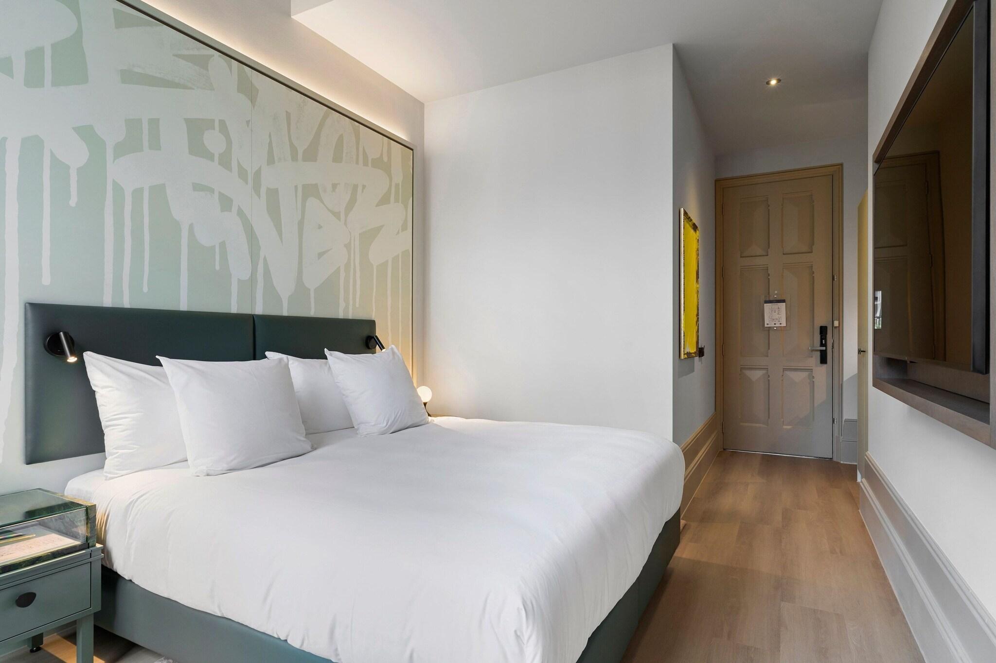 Double Superior Queen Bed