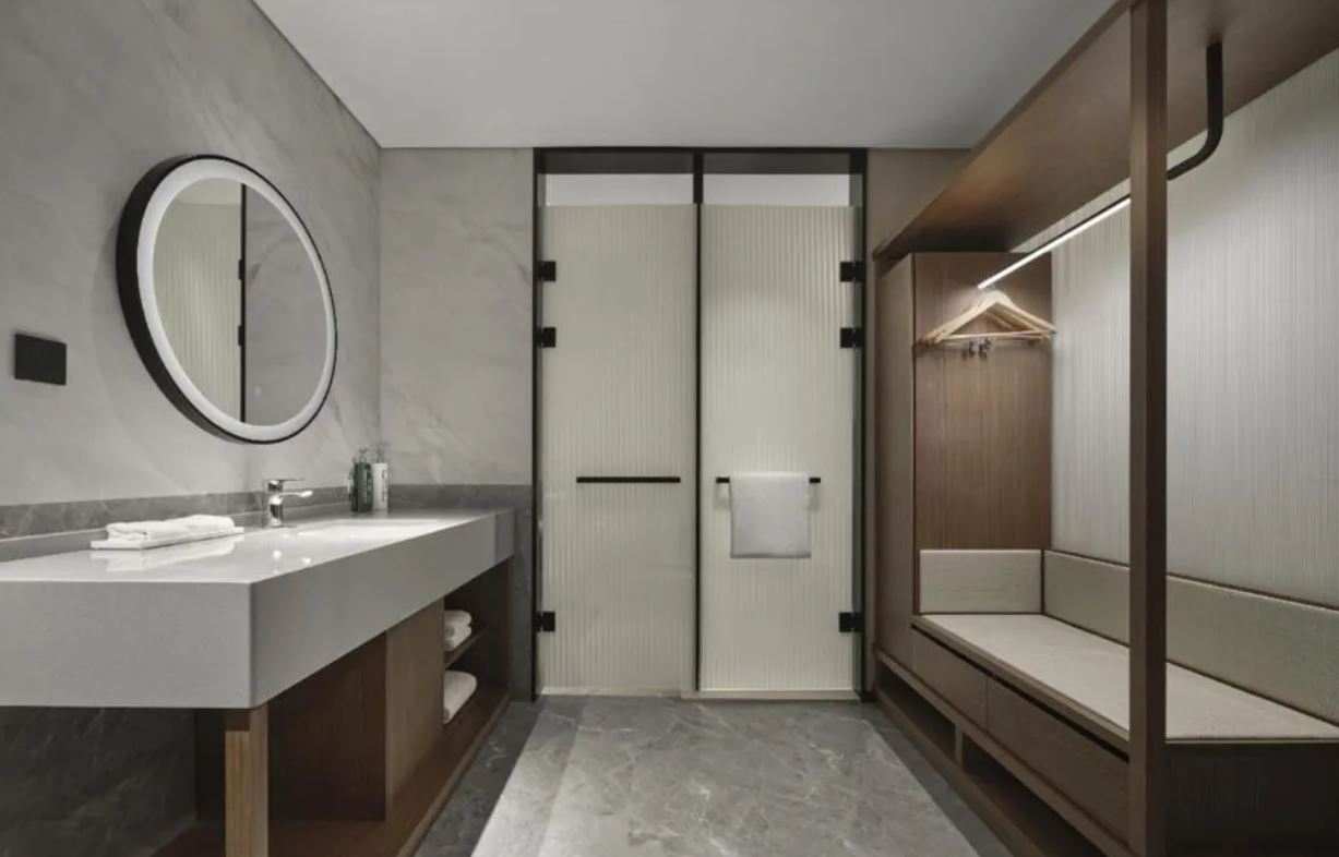 Double or Twin Accessible King Size Bed