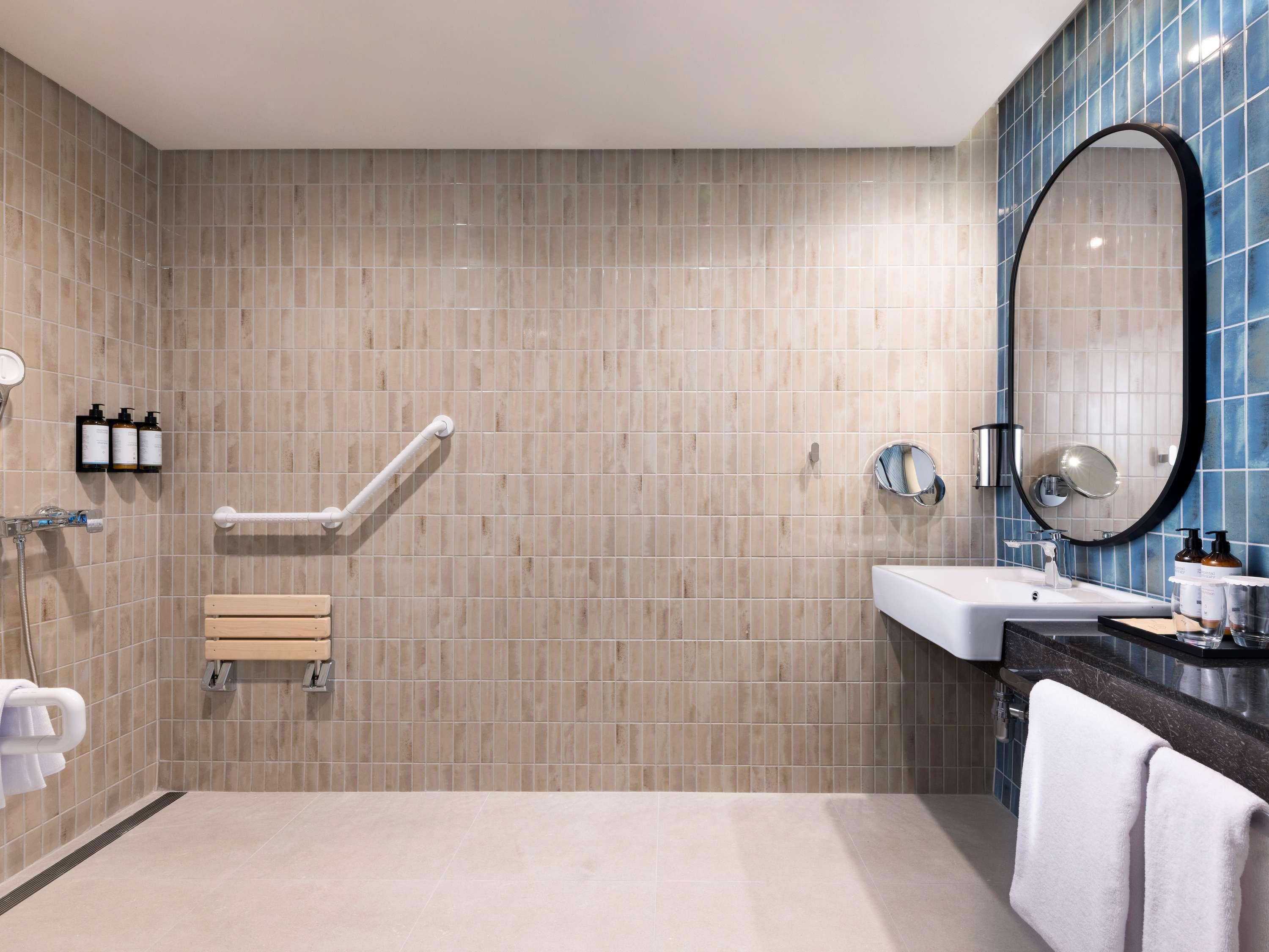 Double Superior Queen Bed