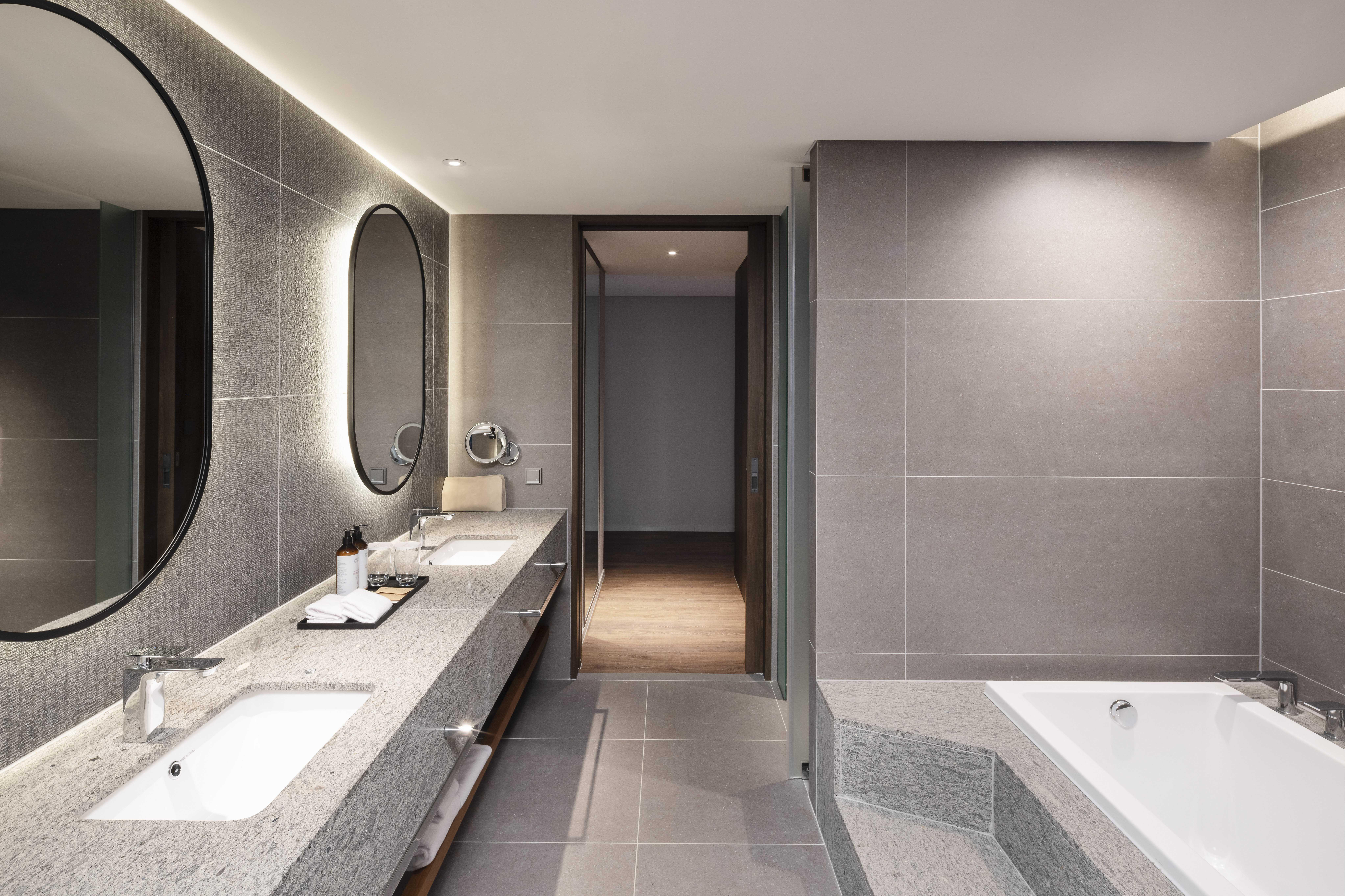 Junior Suite King Size Bed