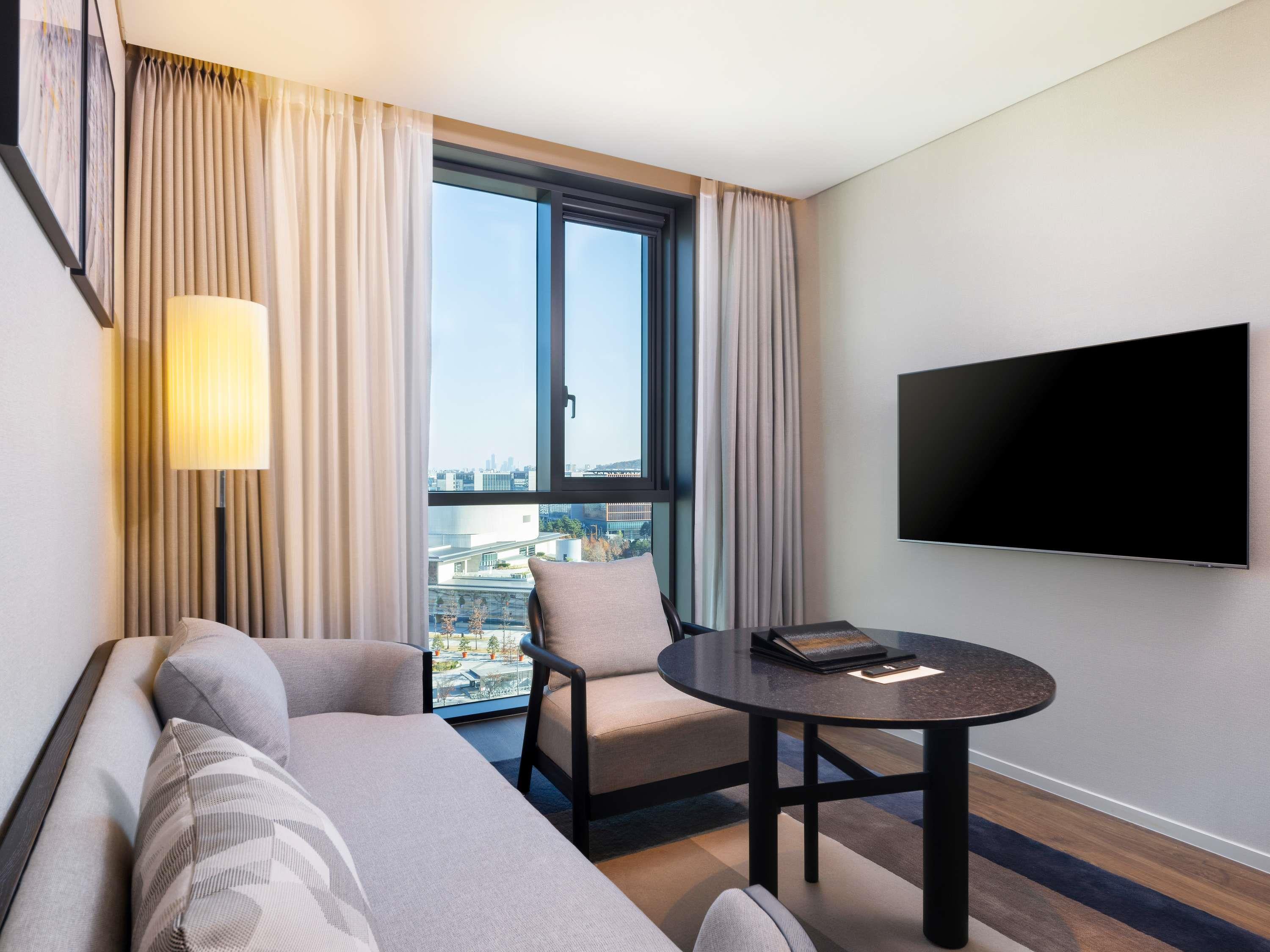 Junior Suite King Size Bed