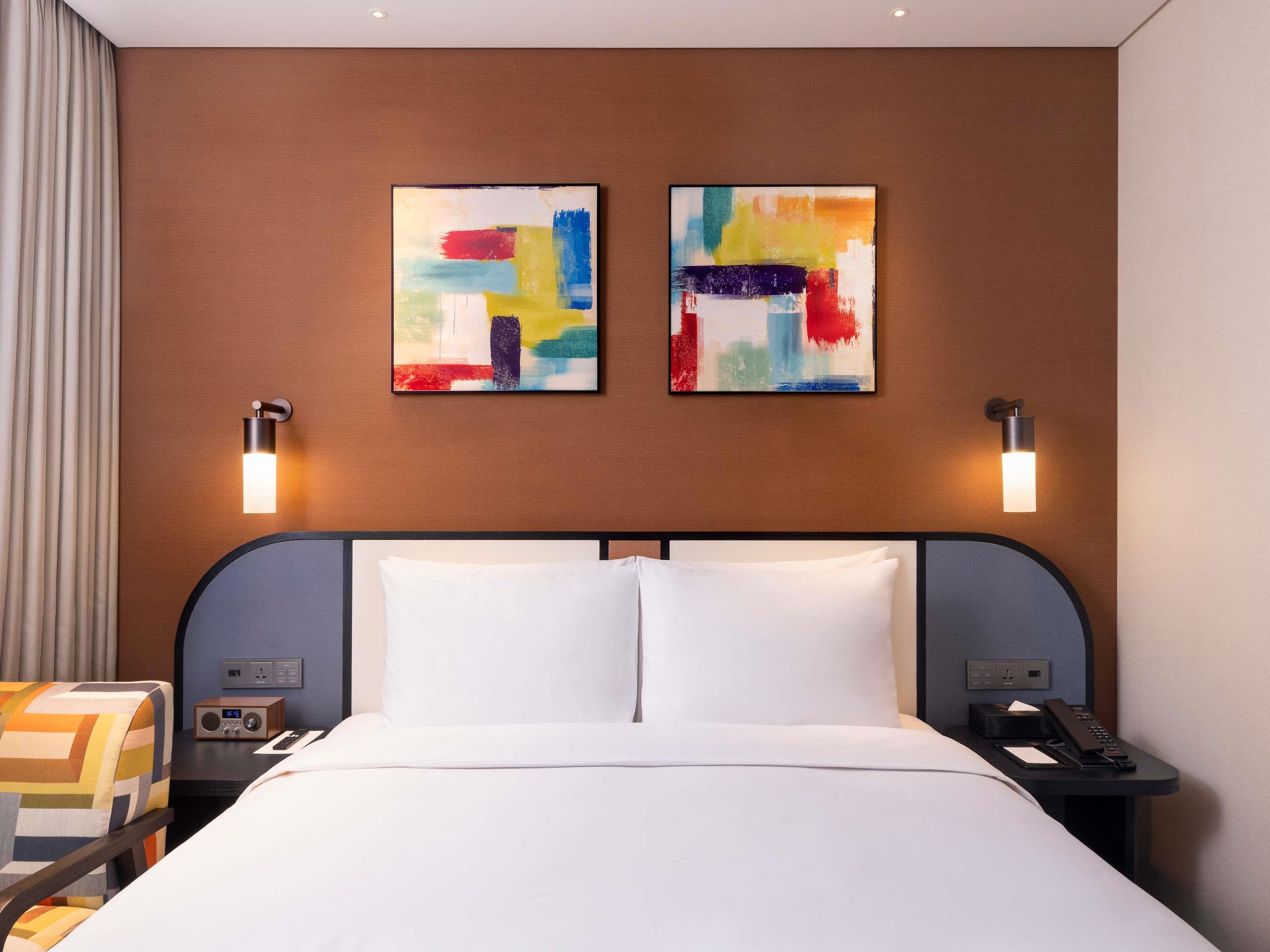 Double Queen Size Bed