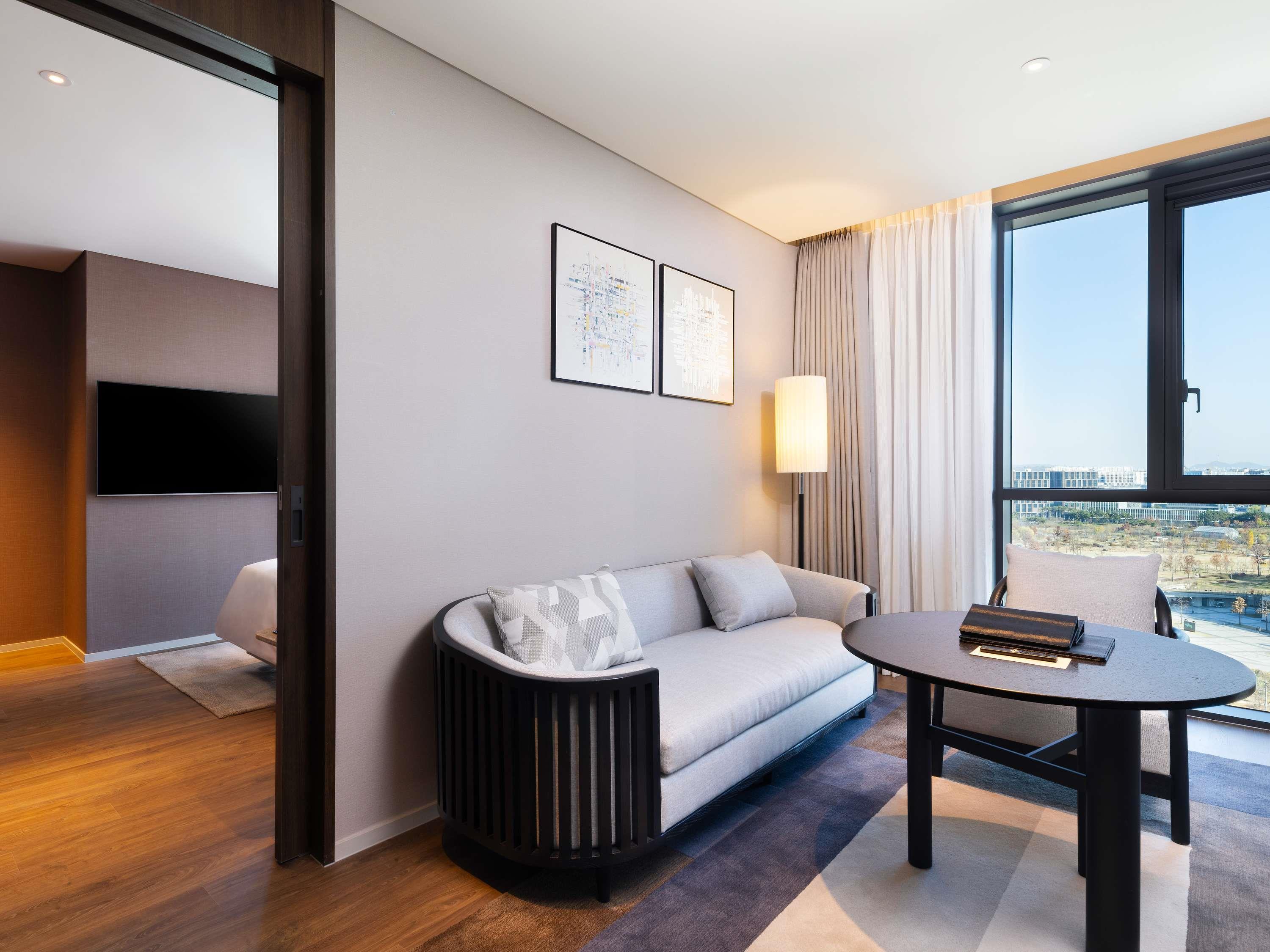 Junior Suite King Size Bed