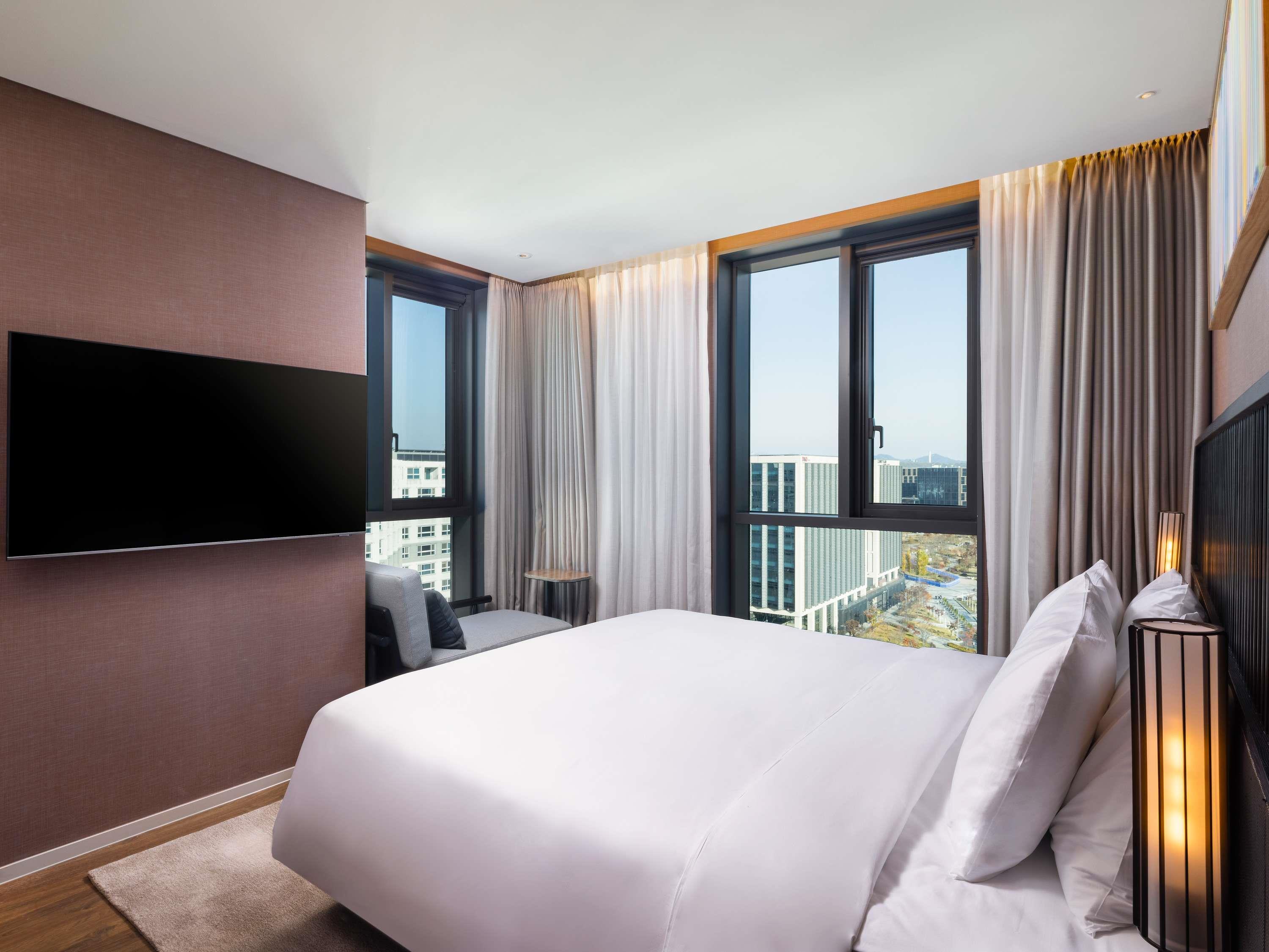 Junior Suite King Size Bed