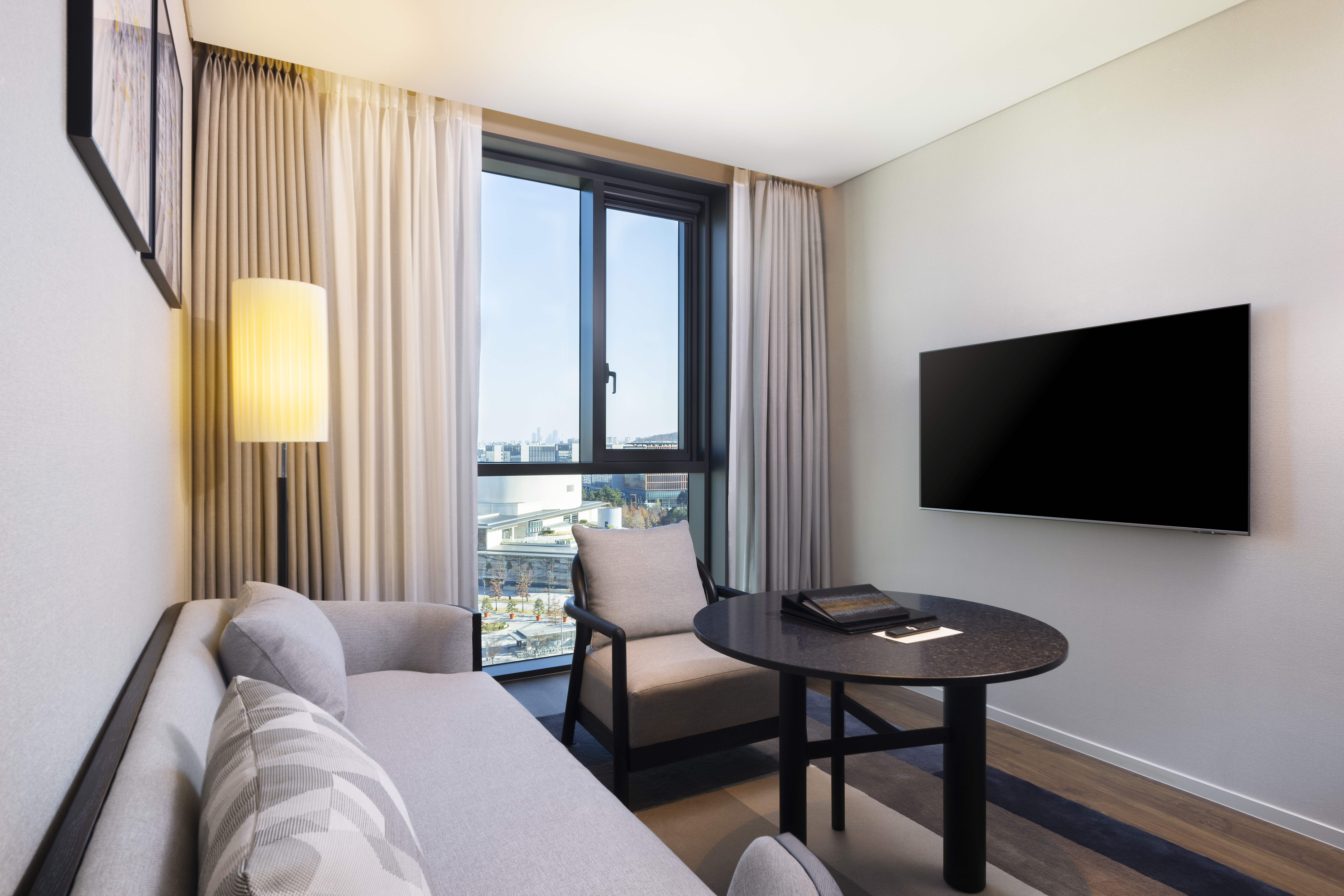 Junior Suite King Size Bed