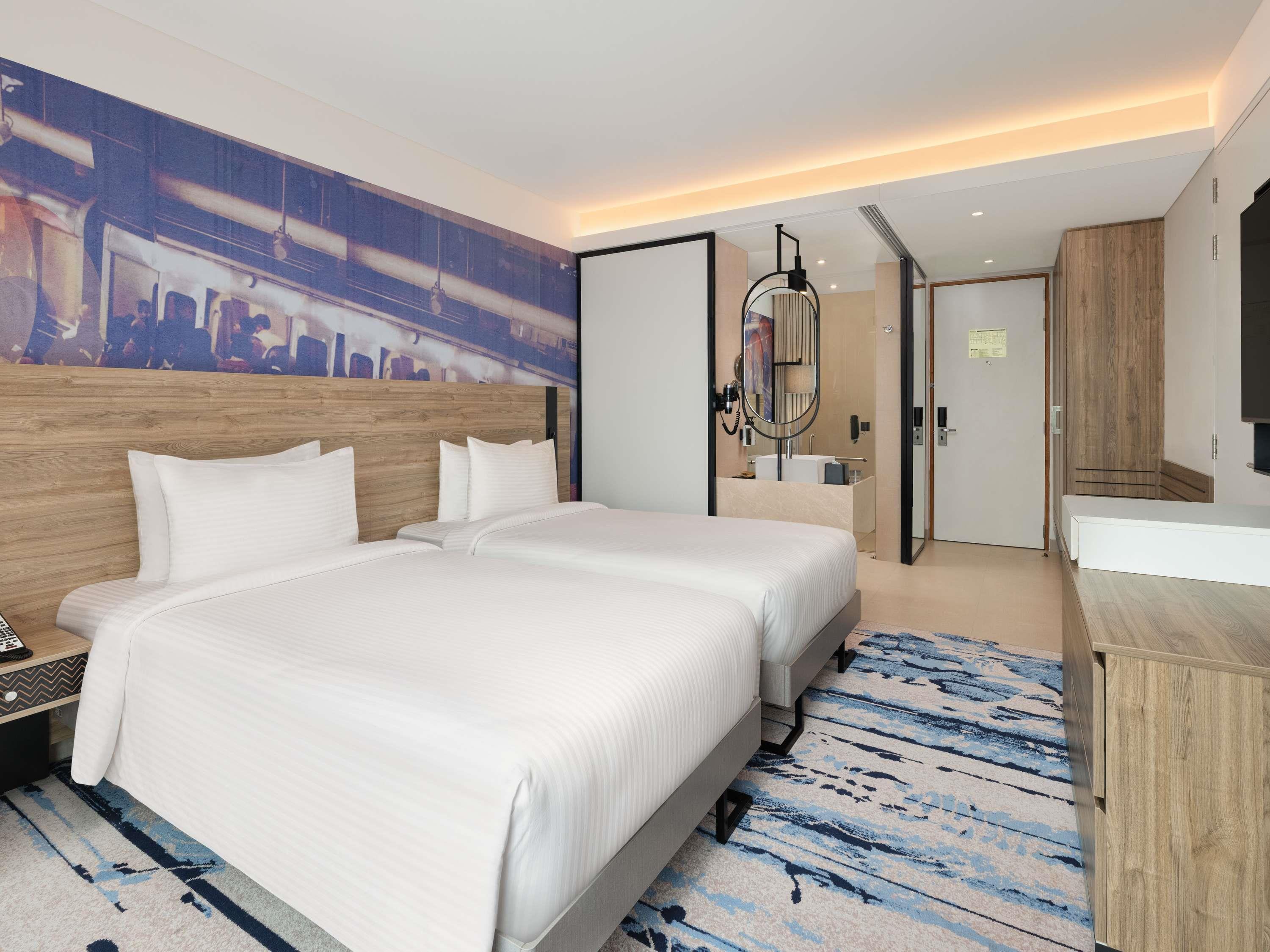 Twin Deluxe Two Queen Beds