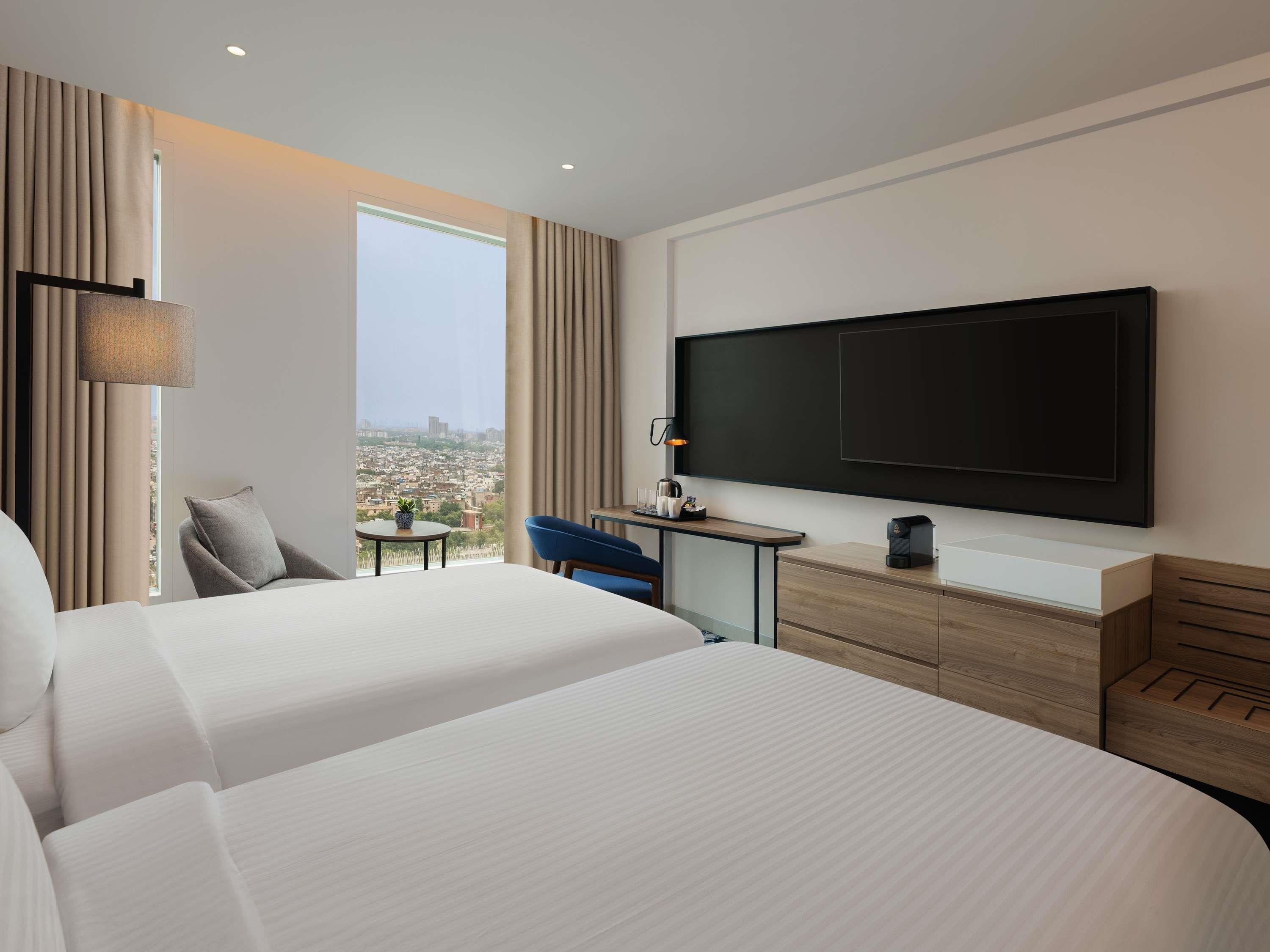 Twin Deluxe Two Queen Beds