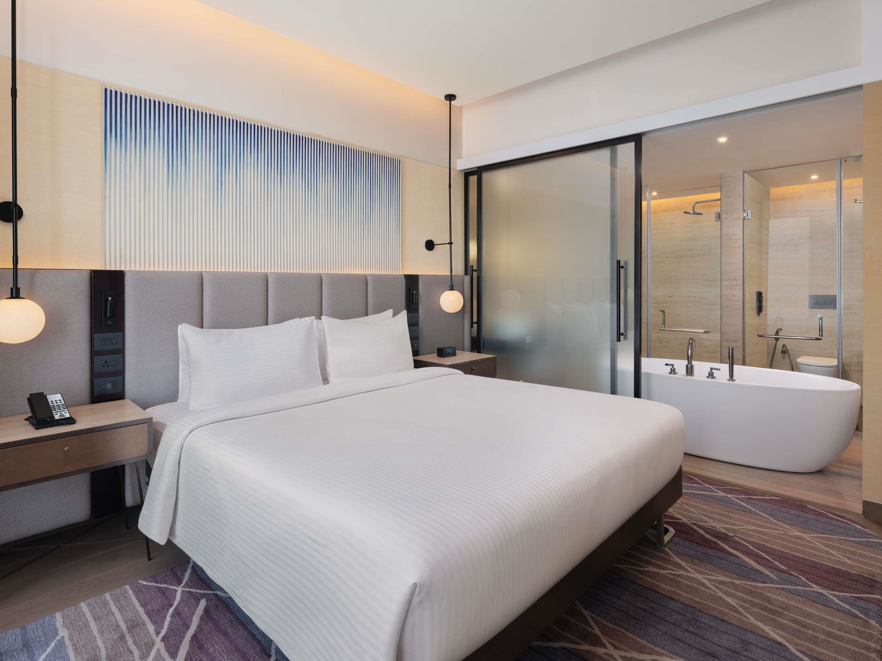 Junior Suite City View King Bed