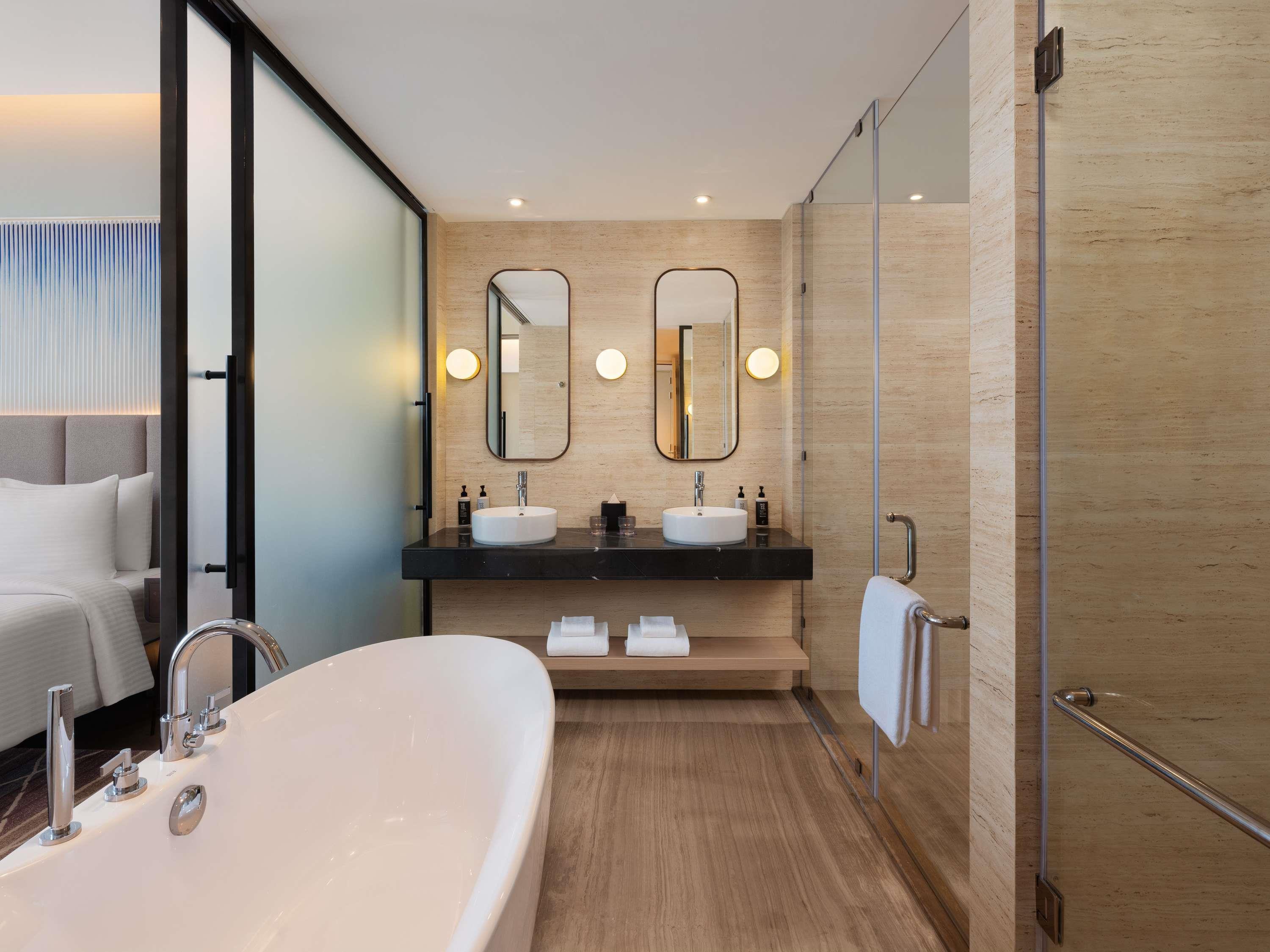 Junior Suite City View King Bed