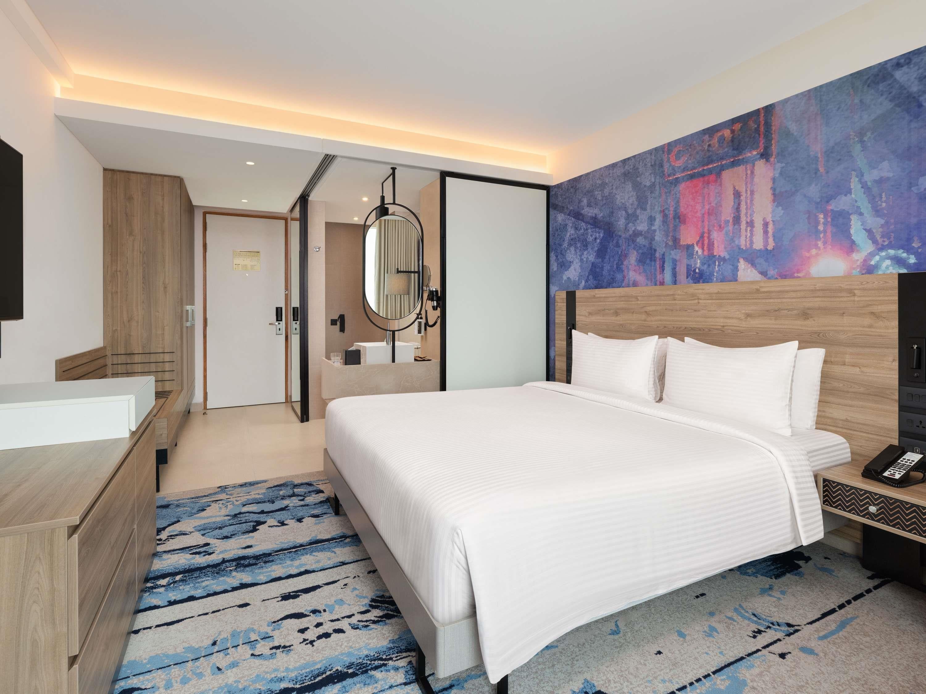 Double Deluxe King Bed