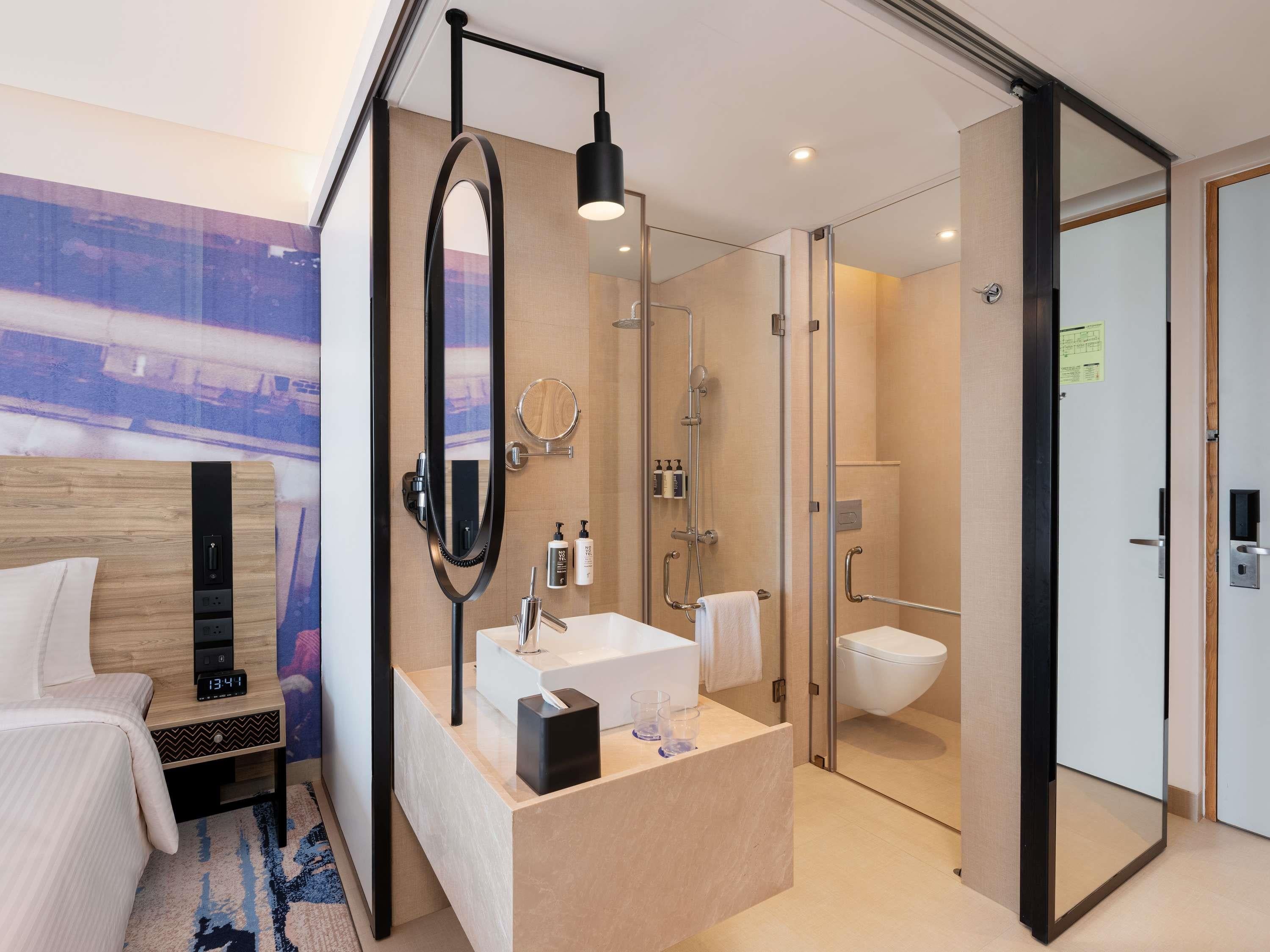 Twin Deluxe Two Queen Beds