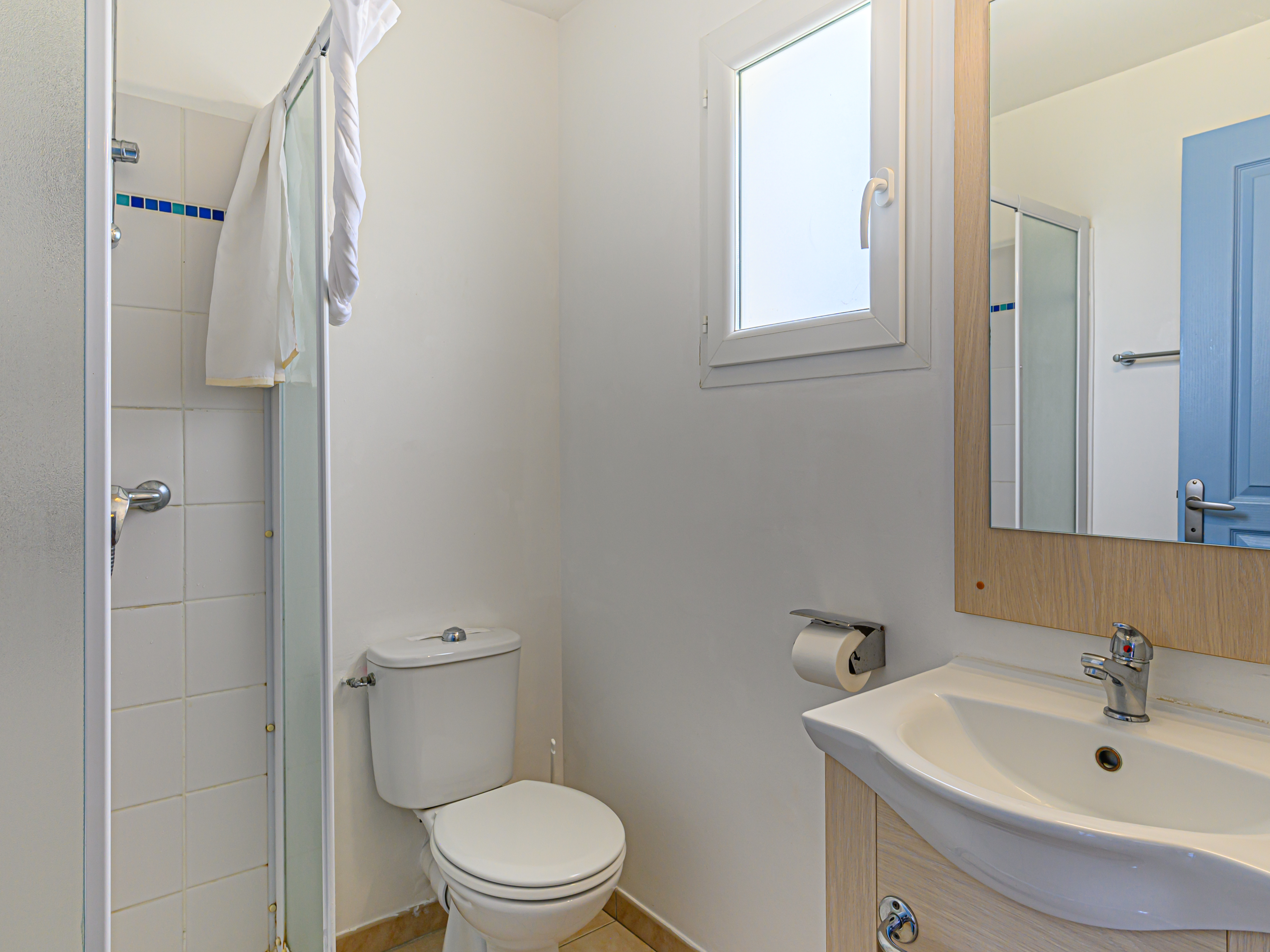 Home Capacity 6 Two Bedrooms