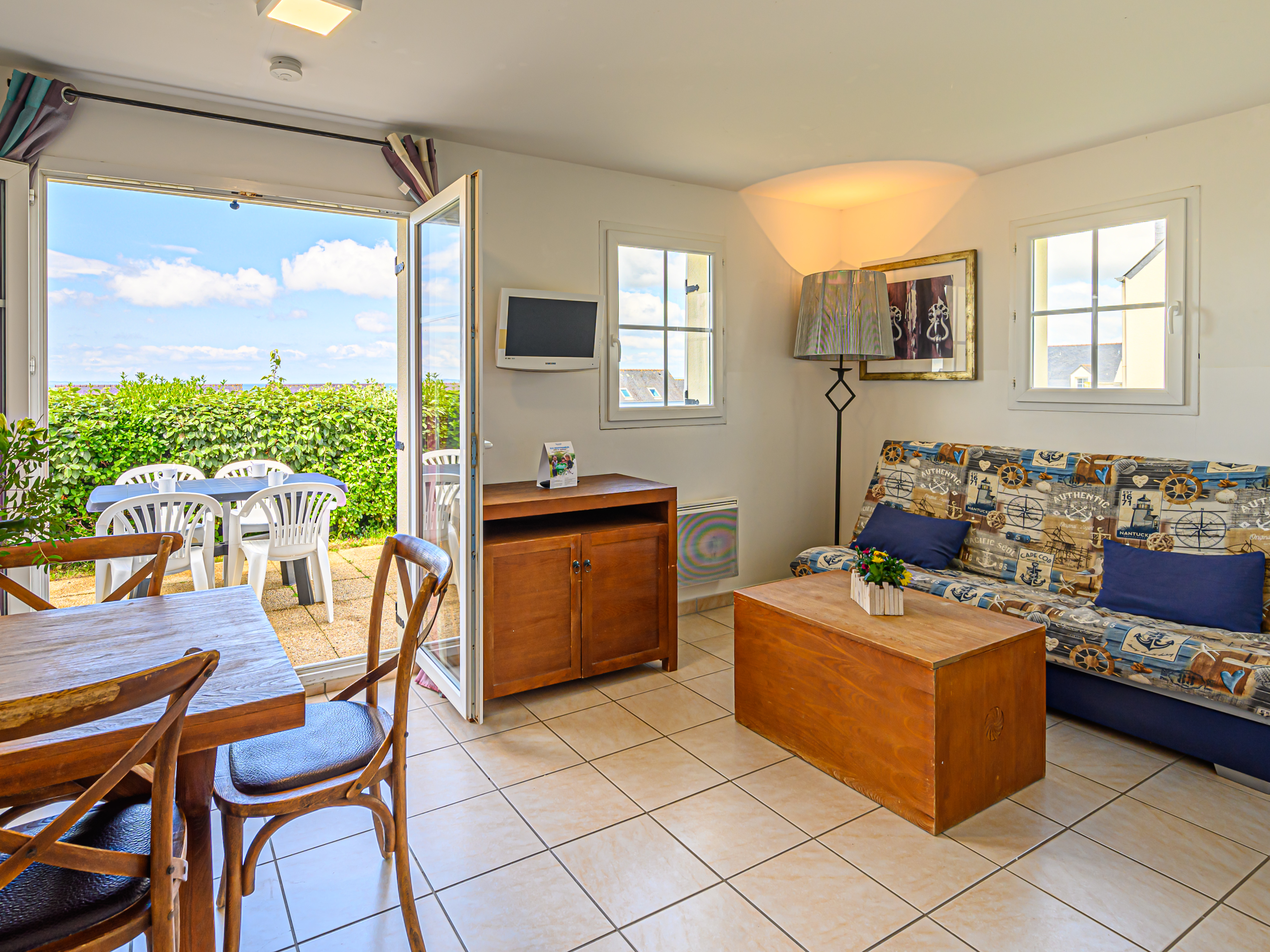 Home Capacity 6 Two Bedrooms