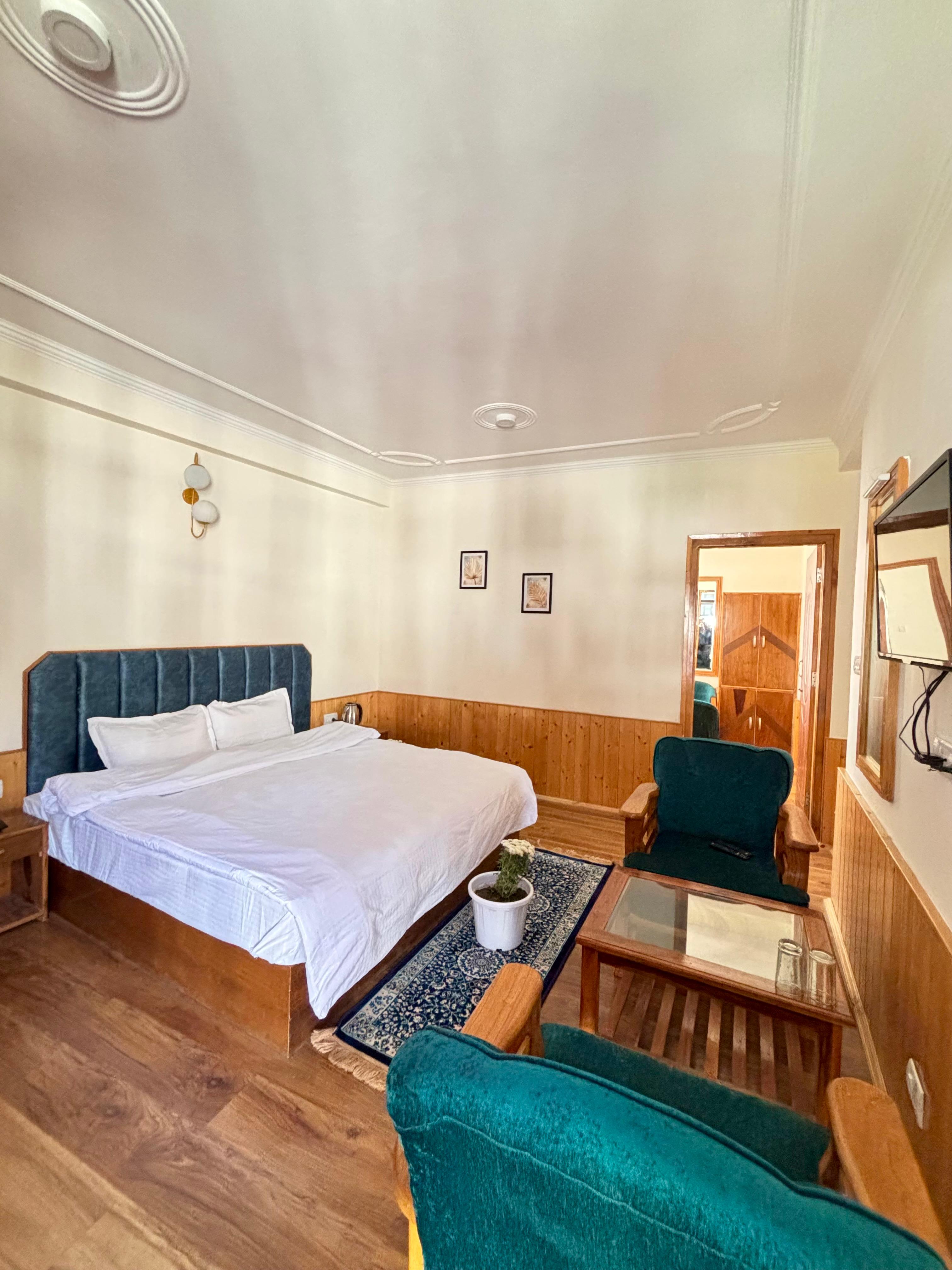 Family Room Superior with Views