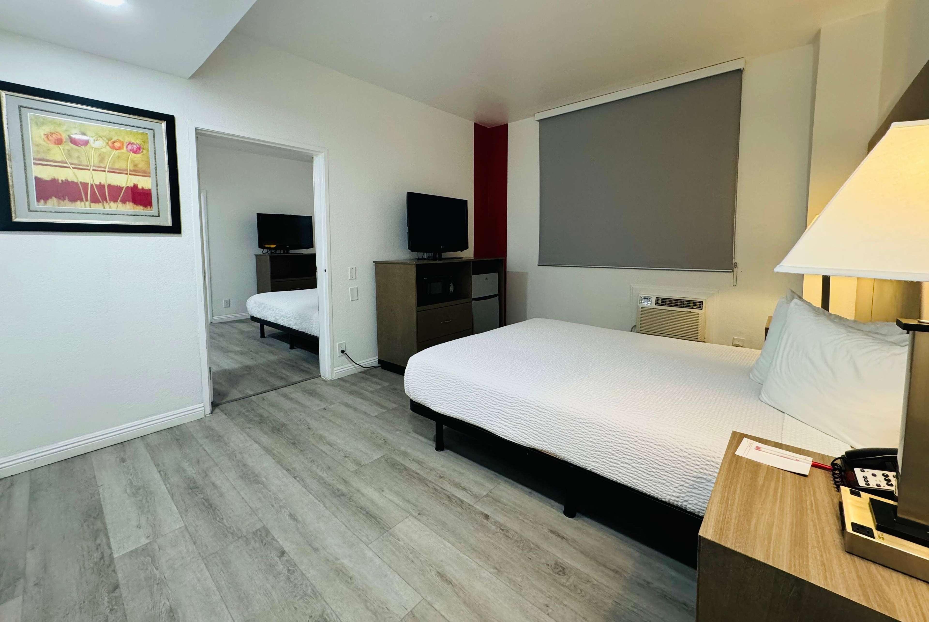 Quadruple Accessible-two Queen Beds