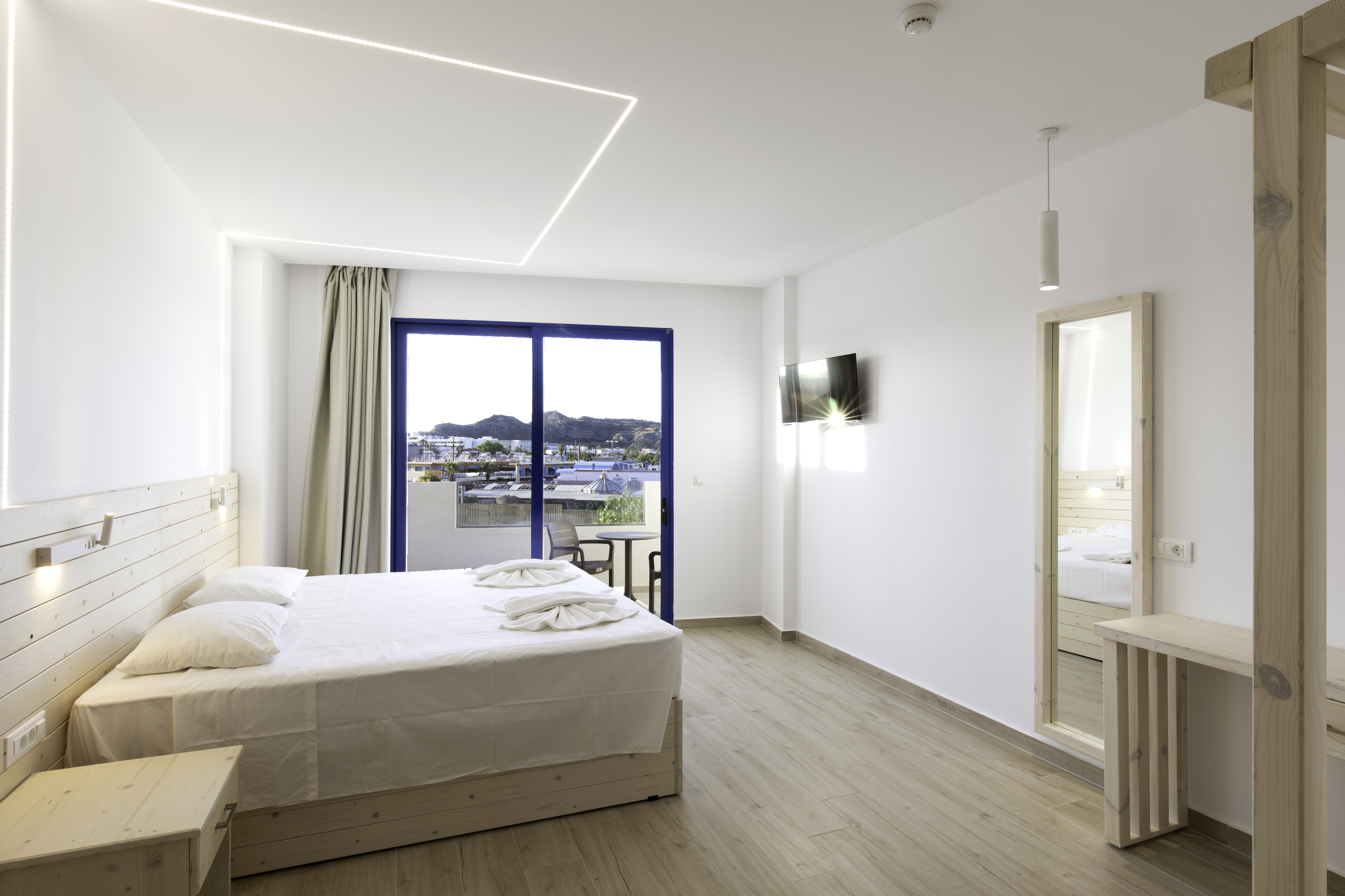 Twin Superior with Views