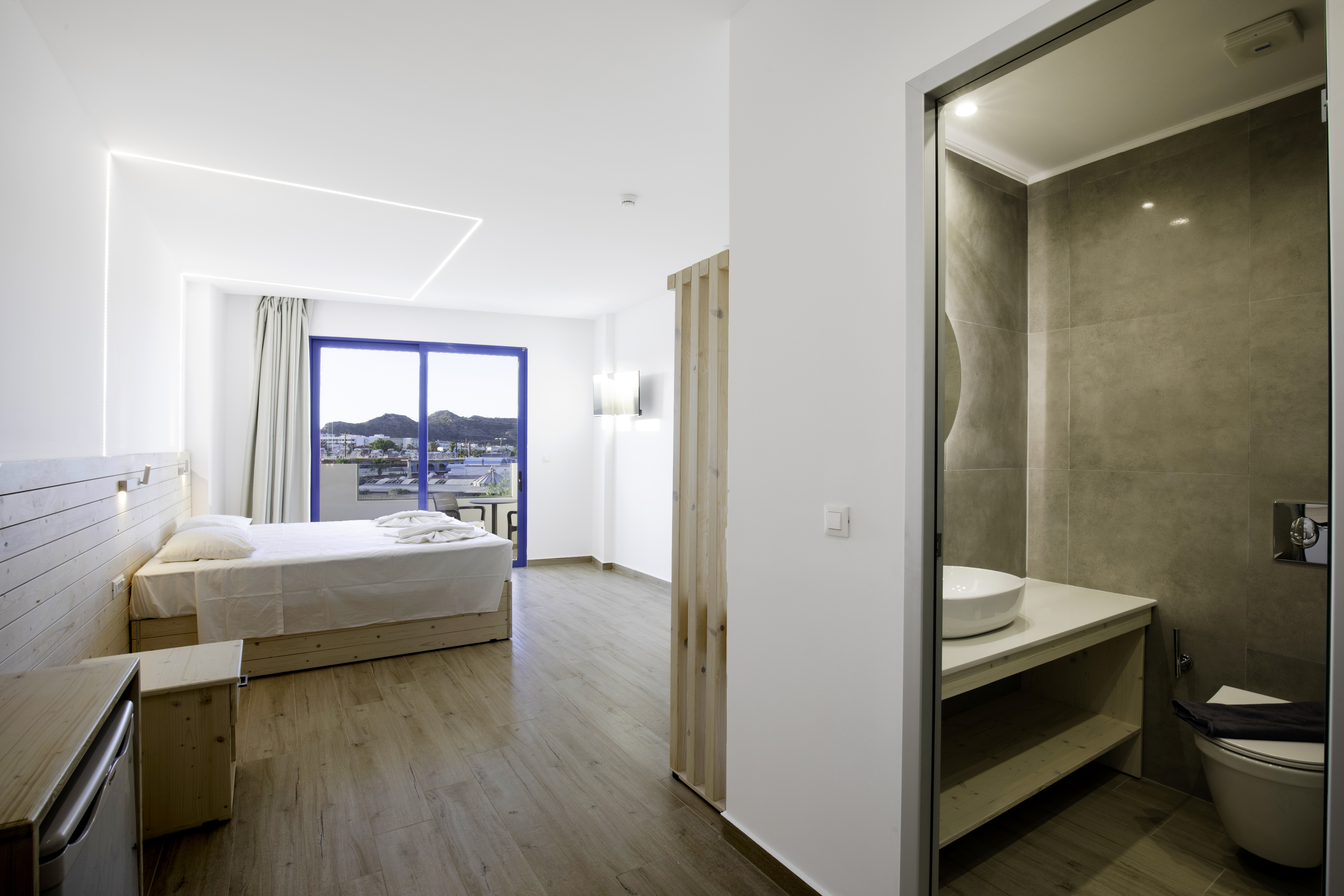 Twin Superior with Views