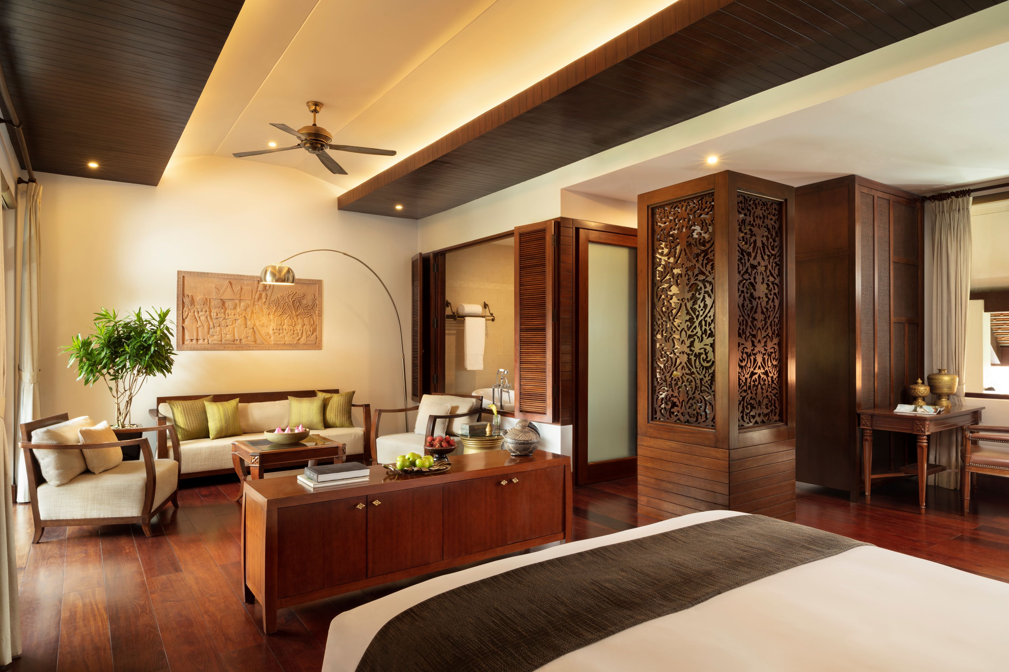 Suite with Balcony with Views