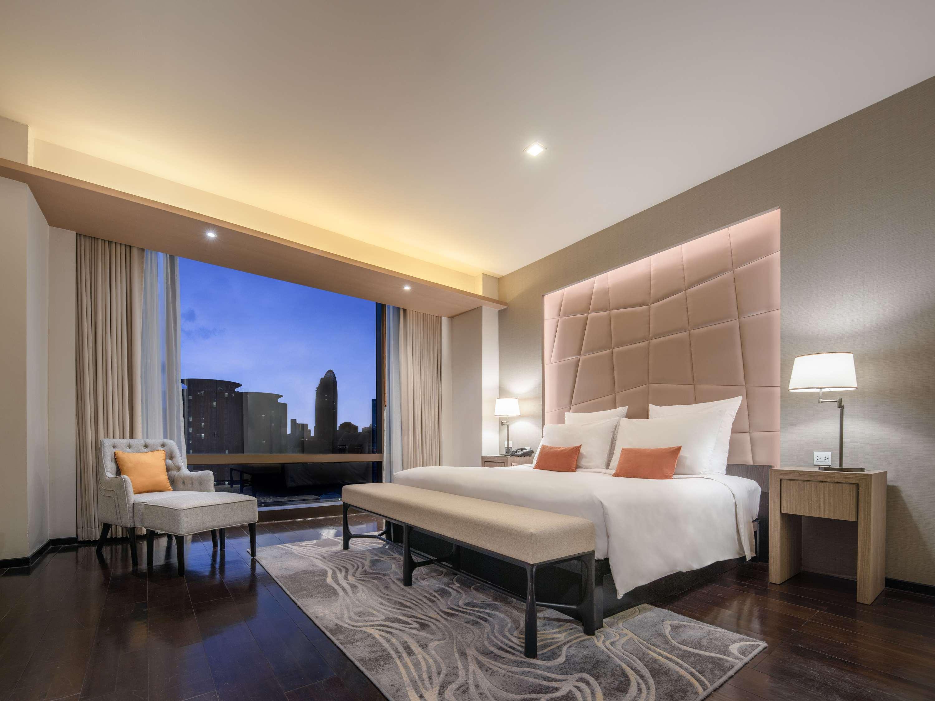 Double Deluxe King Bed