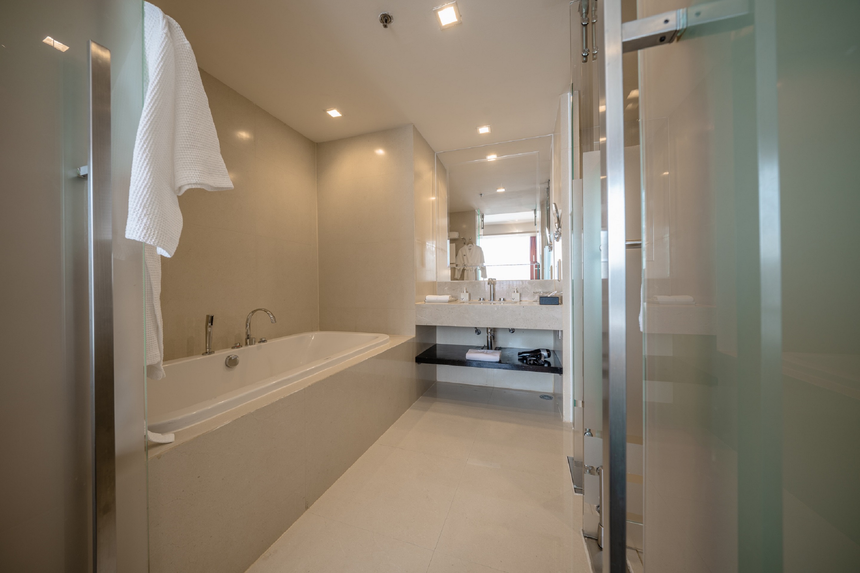 Double Deluxe King Bed