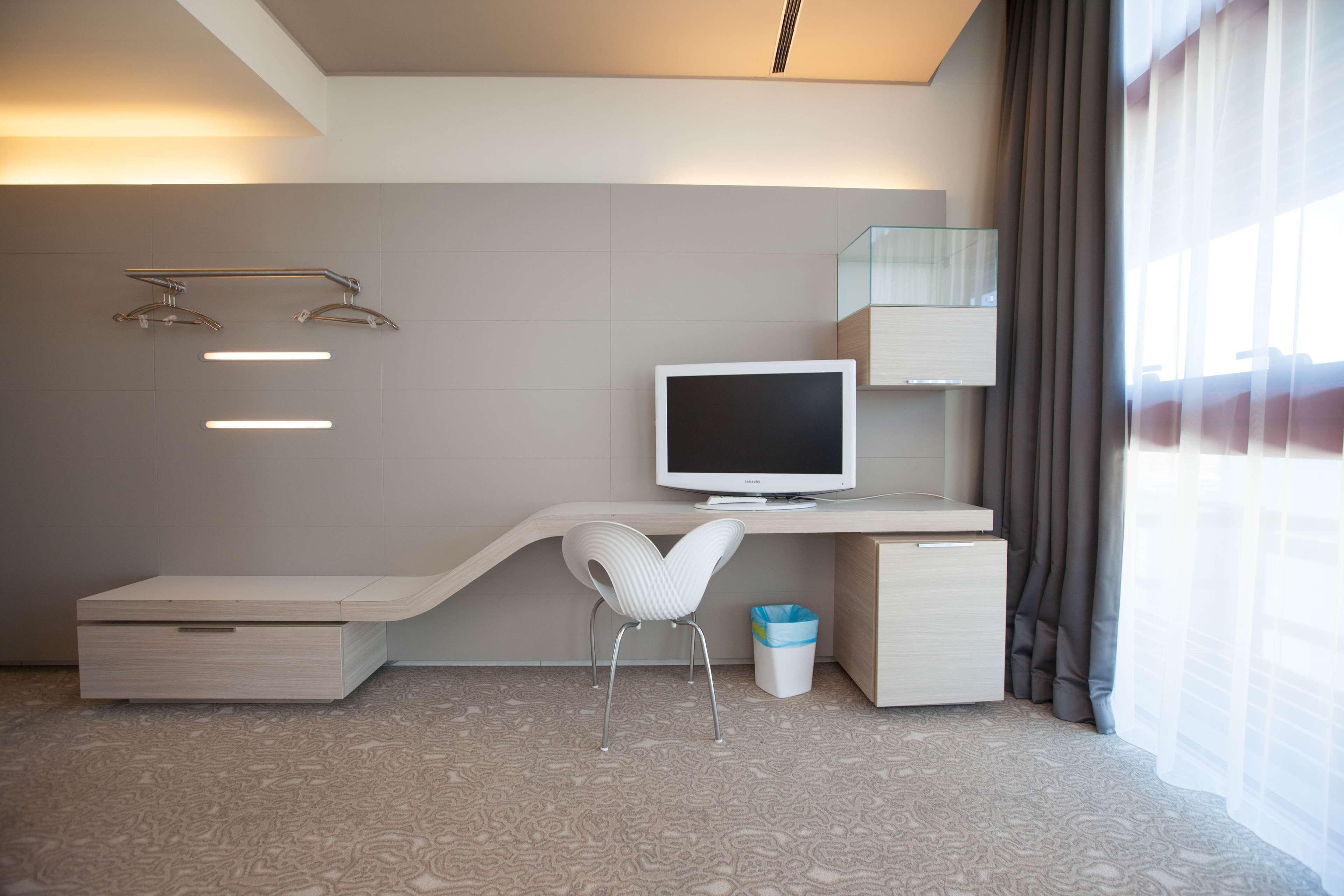 Double Superior King Bed