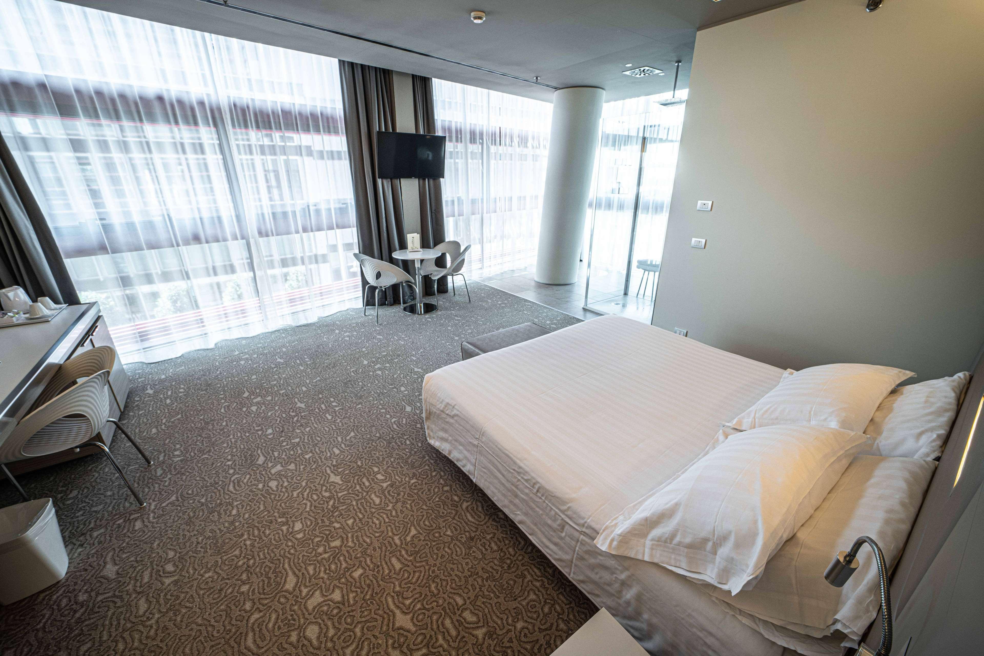 Double Superior King Bed