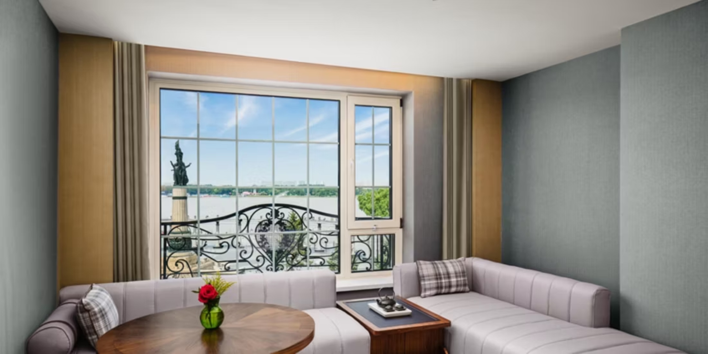 Double Premium with Views