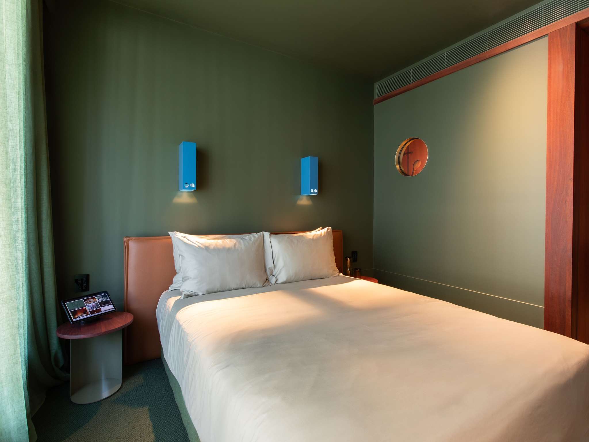 Double Queen Size Bed