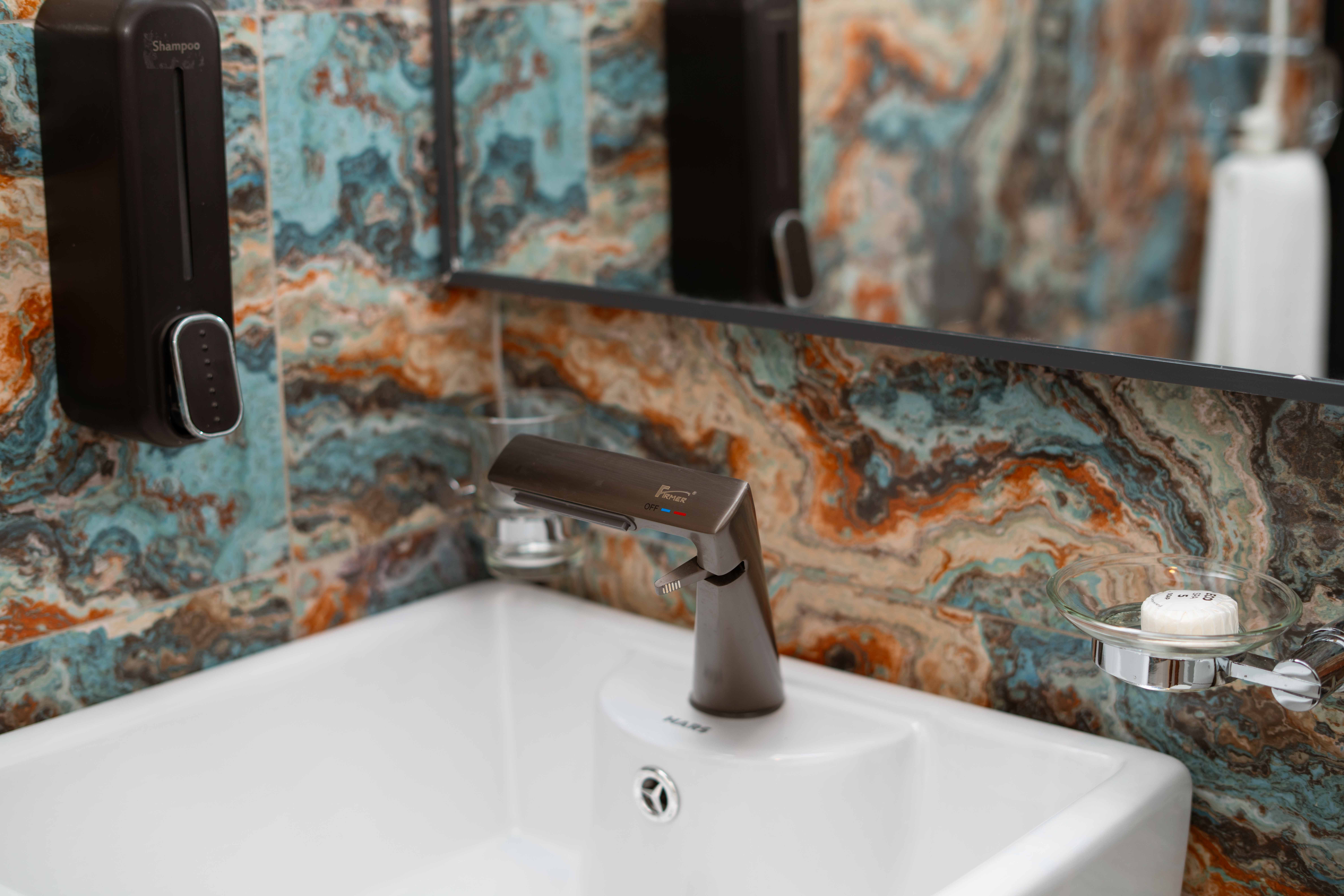 Room King Bed One Bedroom 