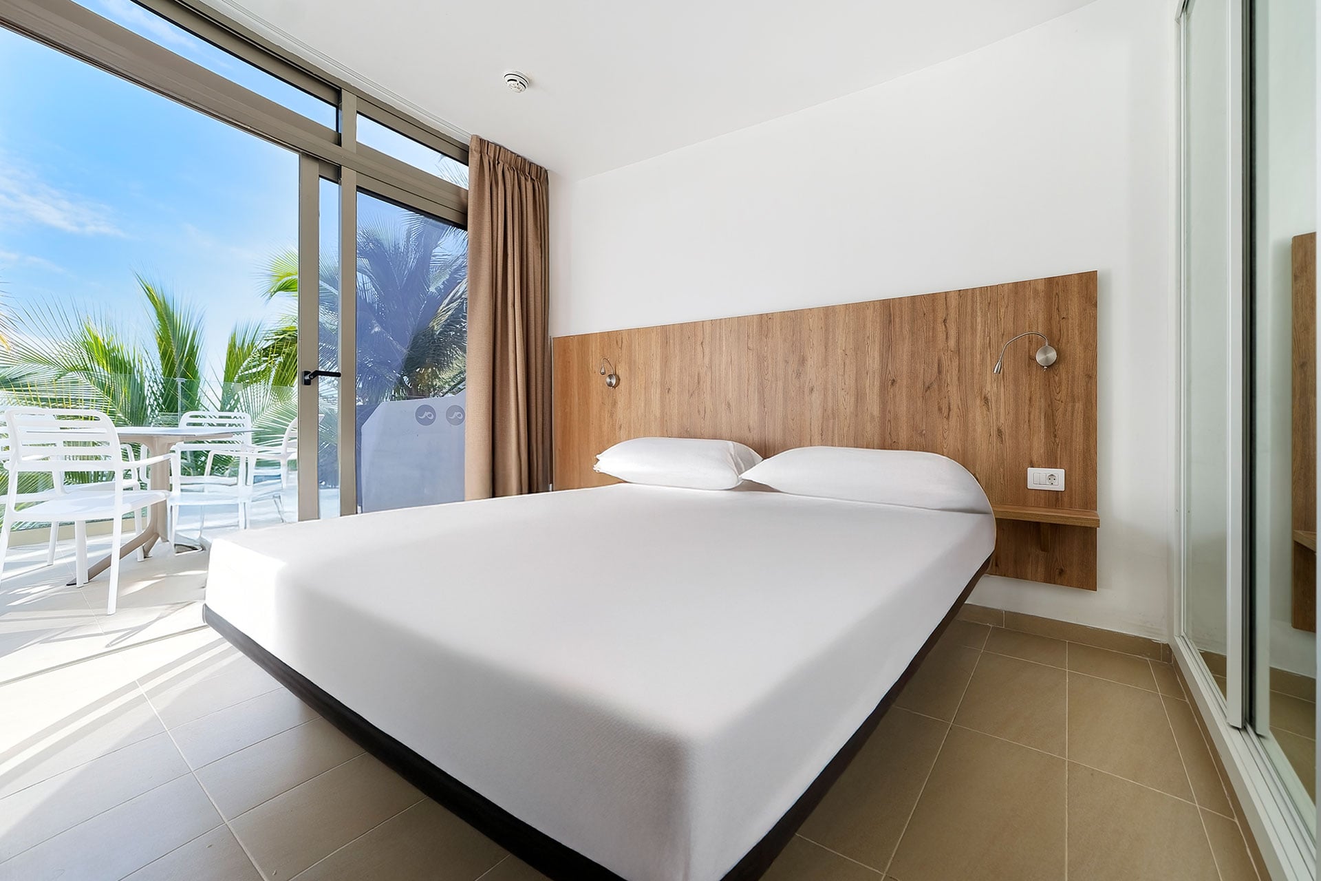 Apartment with Balcony