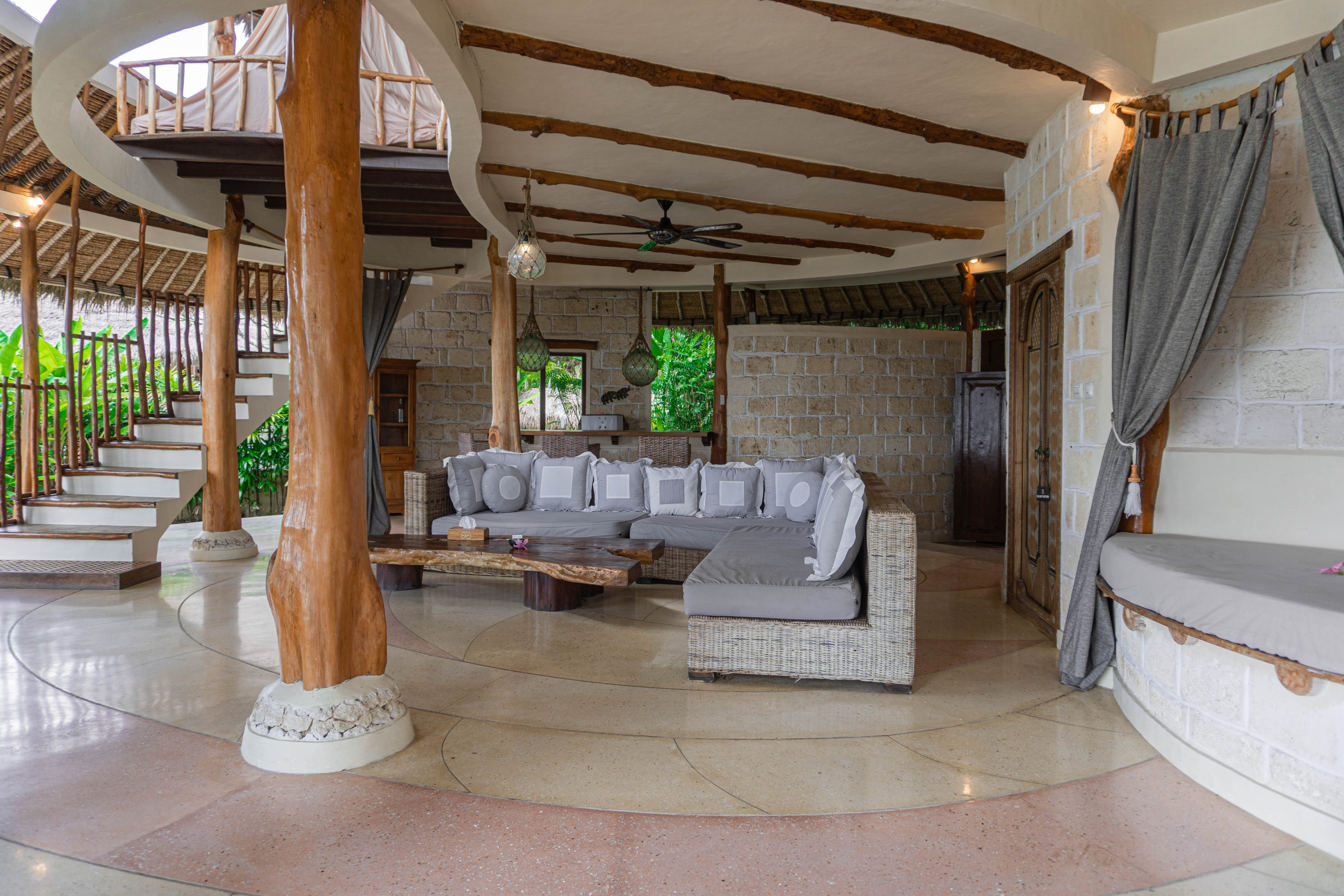 Villa Three Bedrooms Three Bathrooms