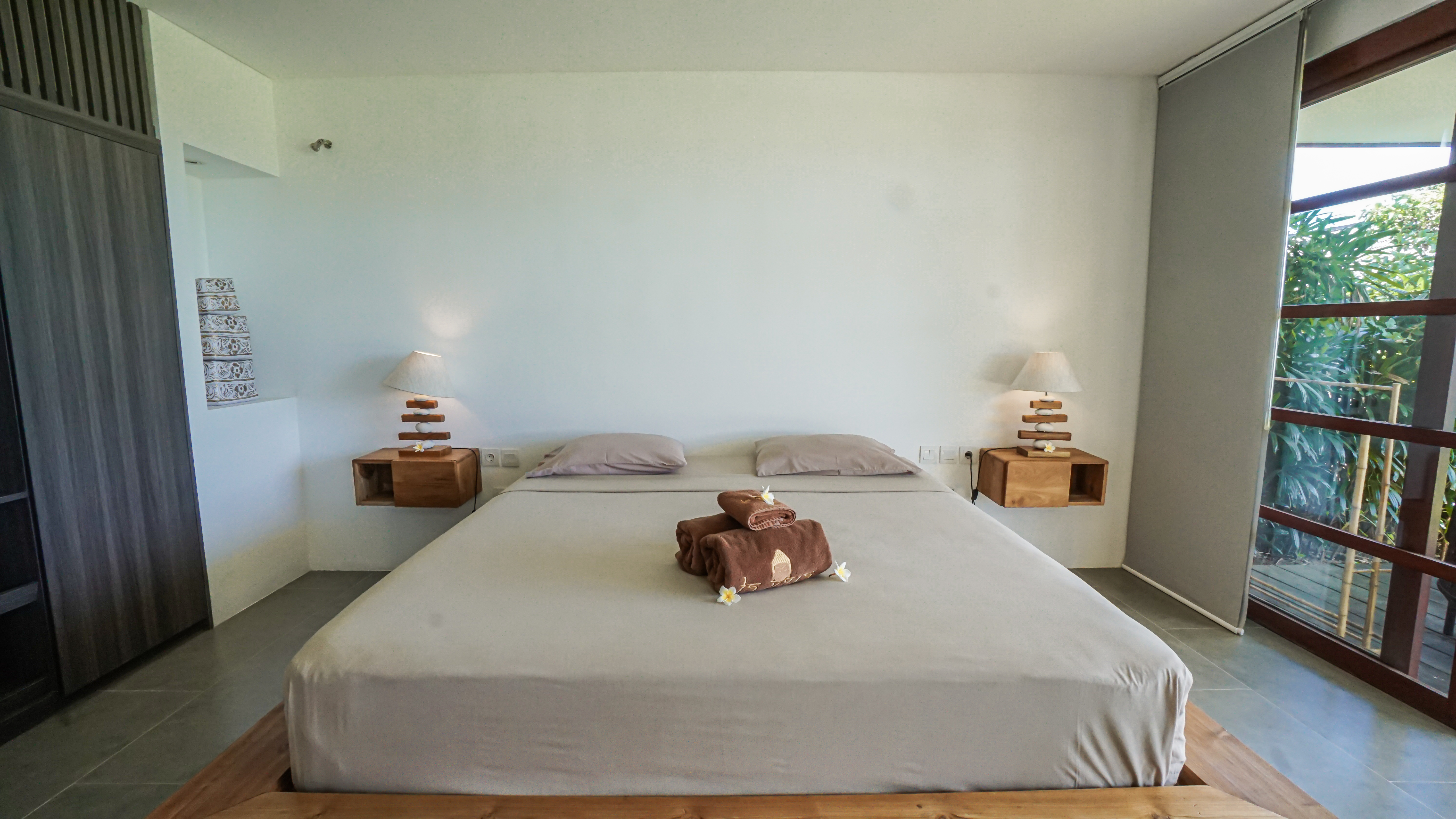 Villa Three Bedrooms Three Bathrooms