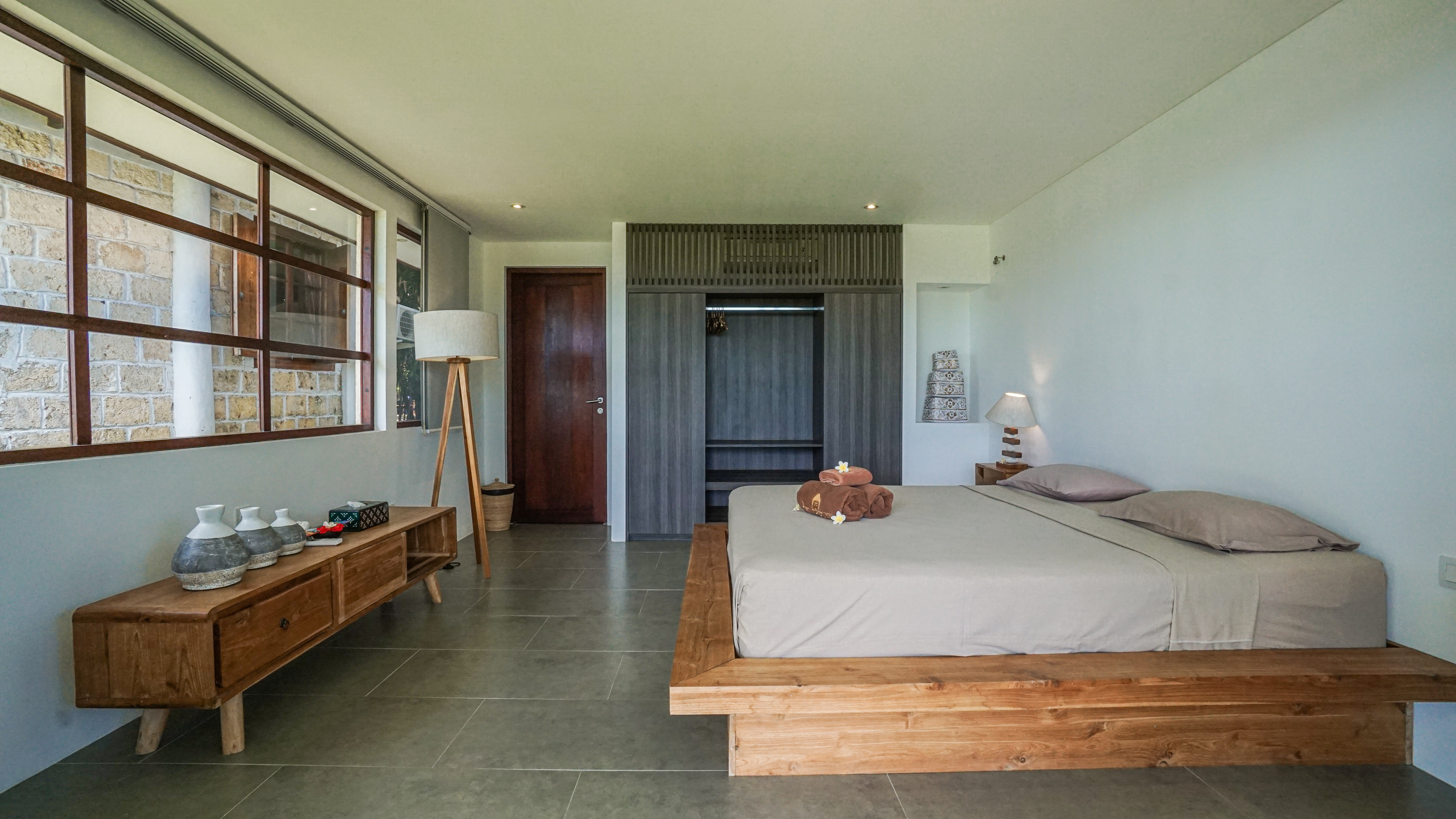 Villa Three Bedrooms Three Bathrooms