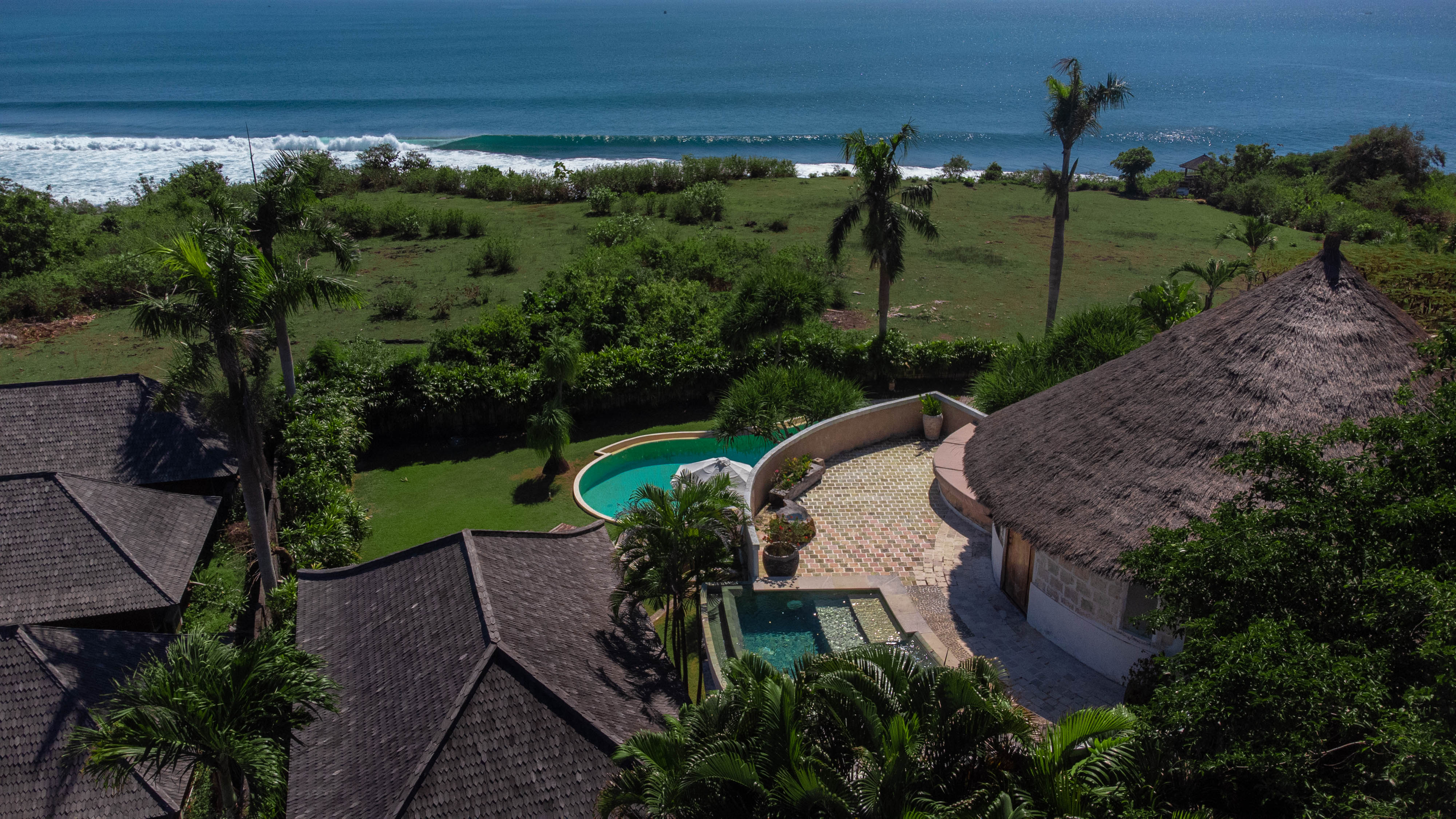 Villa Three Bedrooms Three Bathrooms