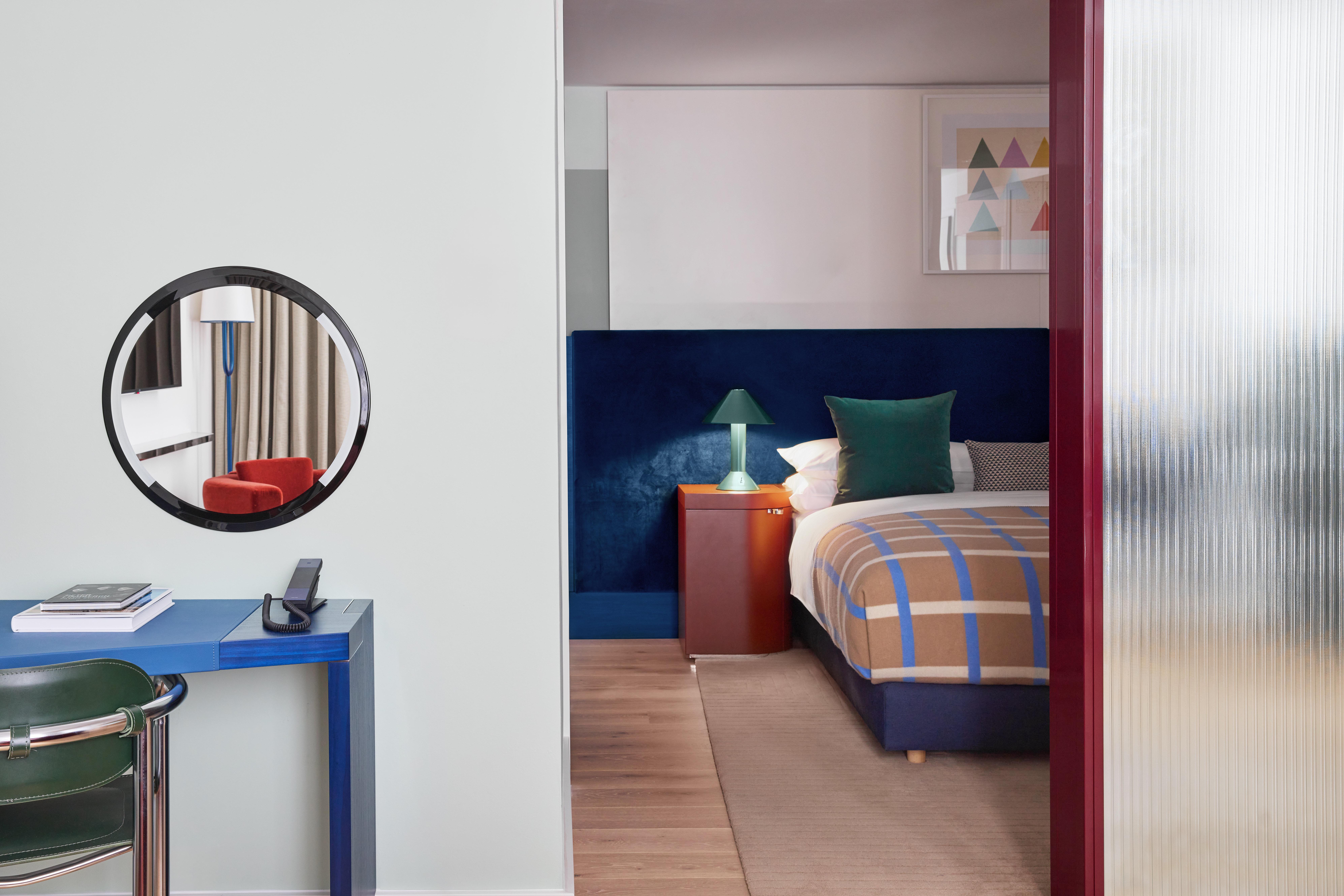 Studio King Size Bed