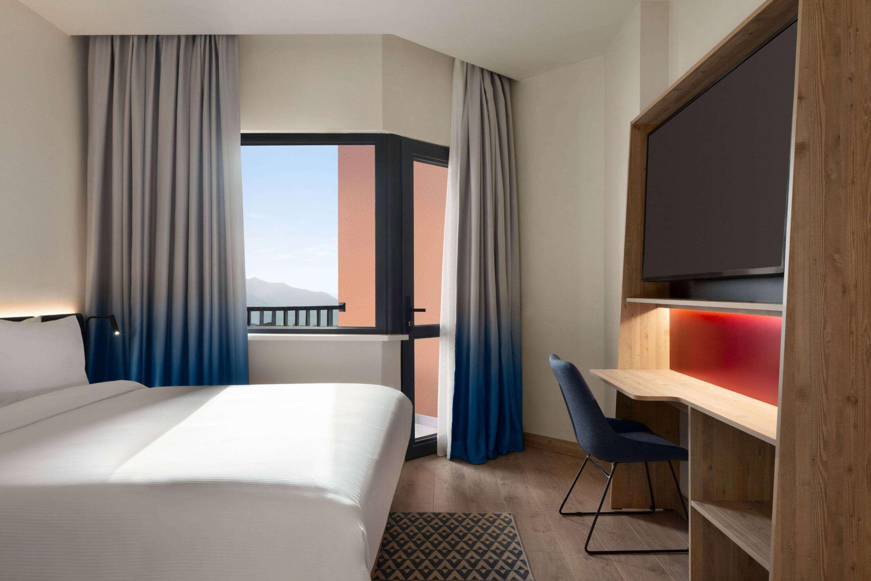 Double Deluxe King Bed