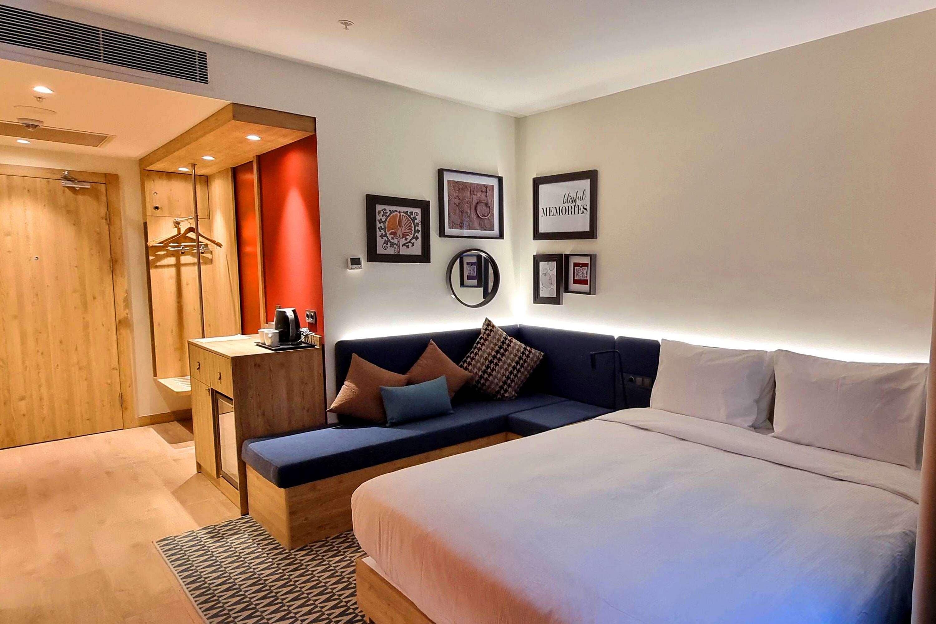 Double Deluxe King Bed