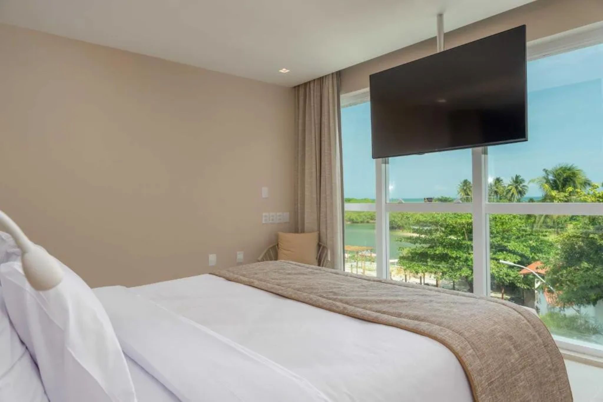 Suite Queen Size Bed