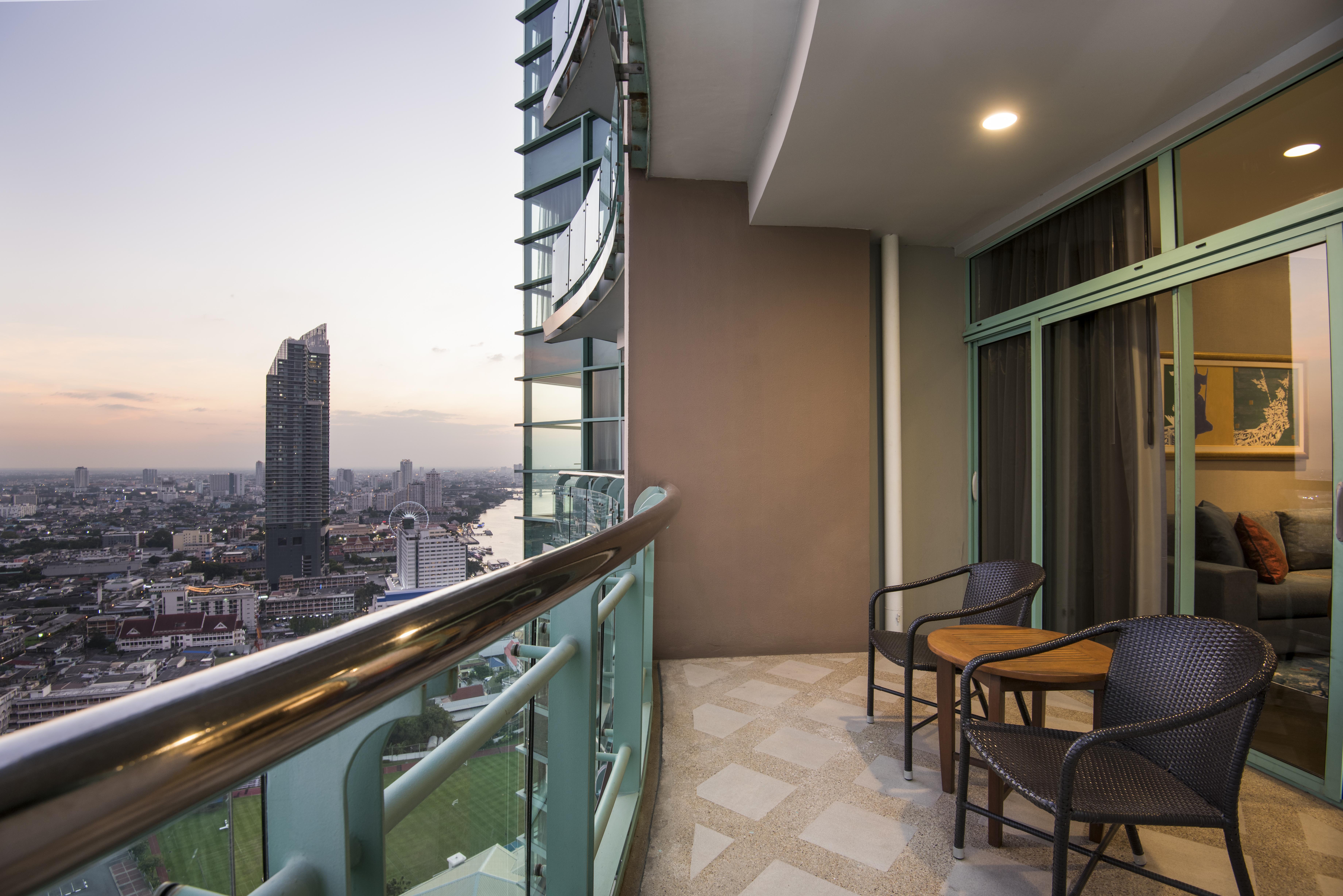 Suite Club City View
