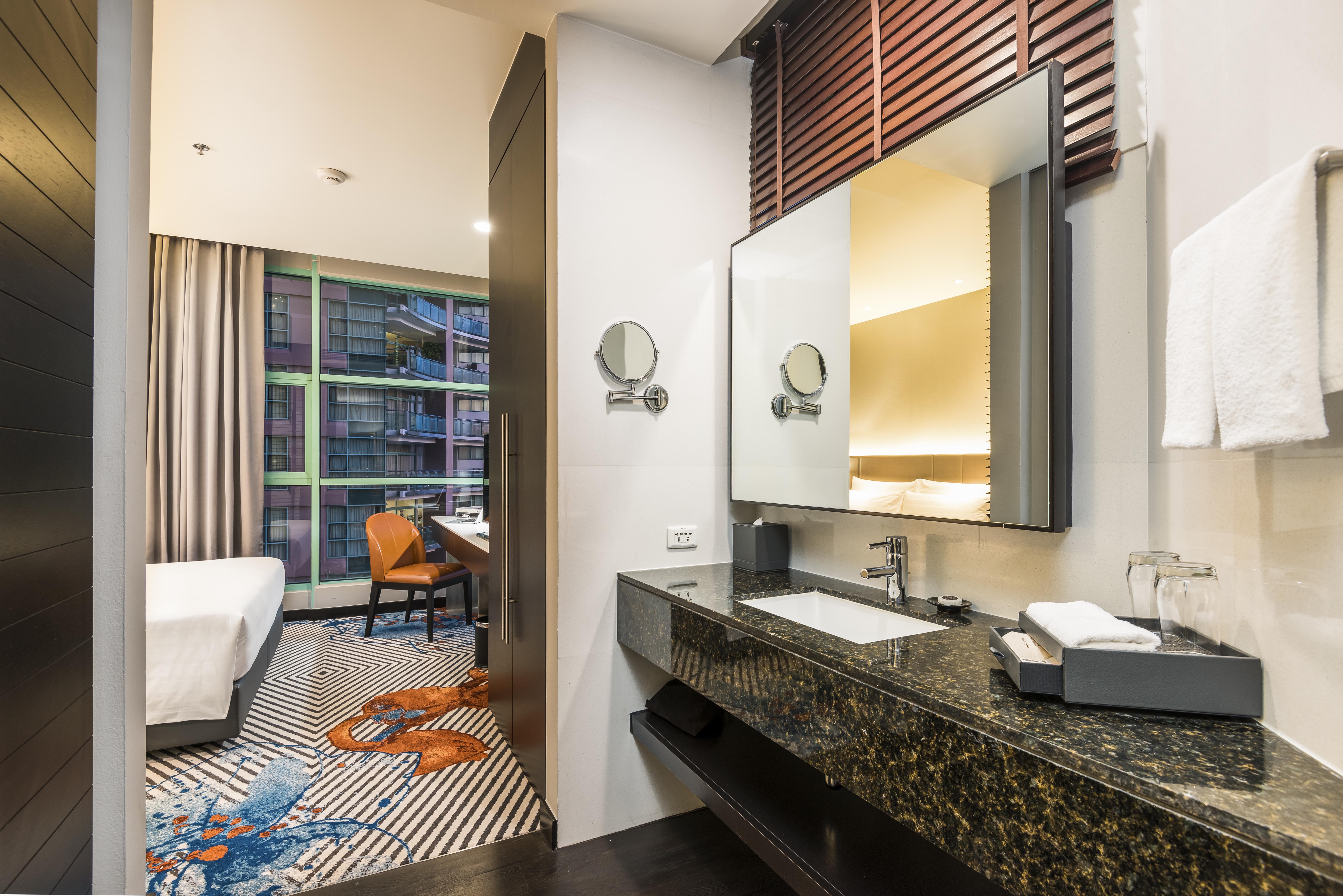 Suite Club City View