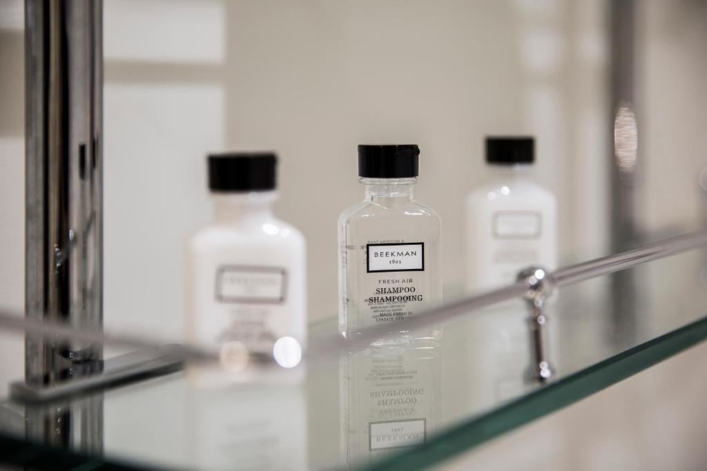 Family Room Queen Size Bed