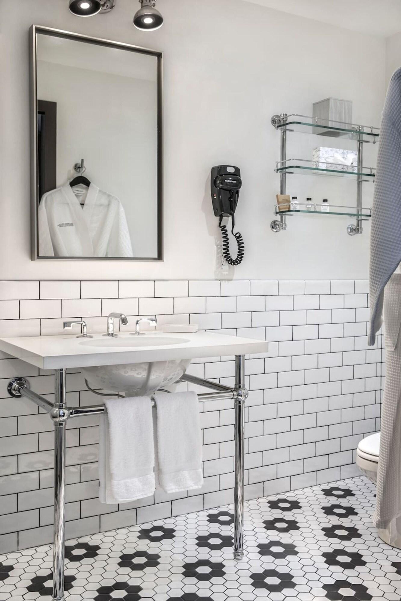 Double Deluxe with Views