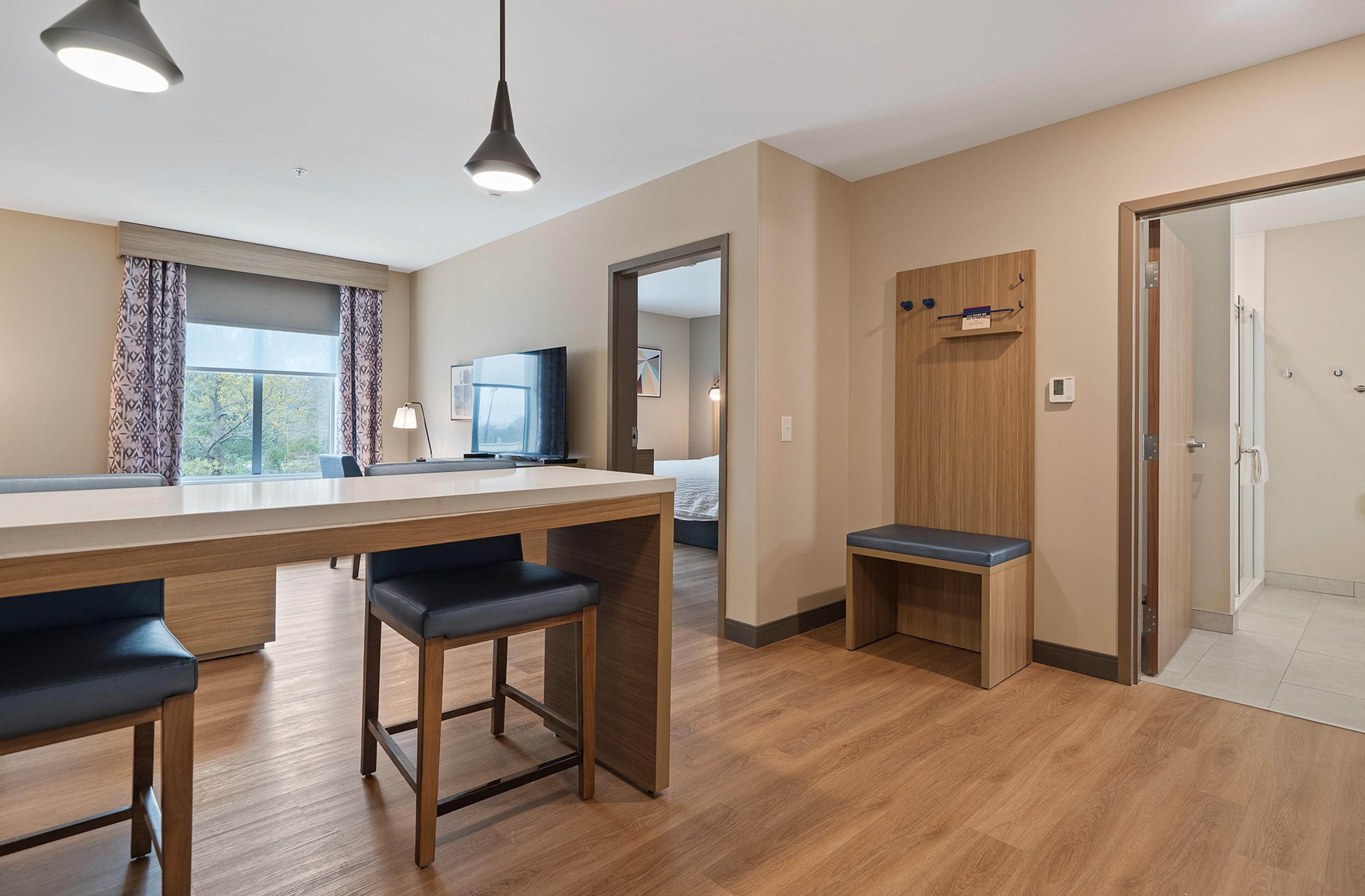 Suite Accessible King Size Bed